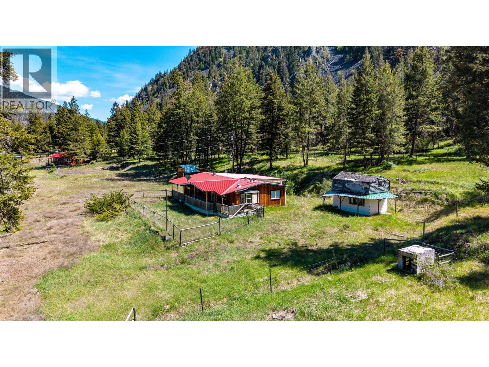 2451 Hwy 3 E, Princeton, British Columbia  V0X 1W0 - Photo 2 - 10396792