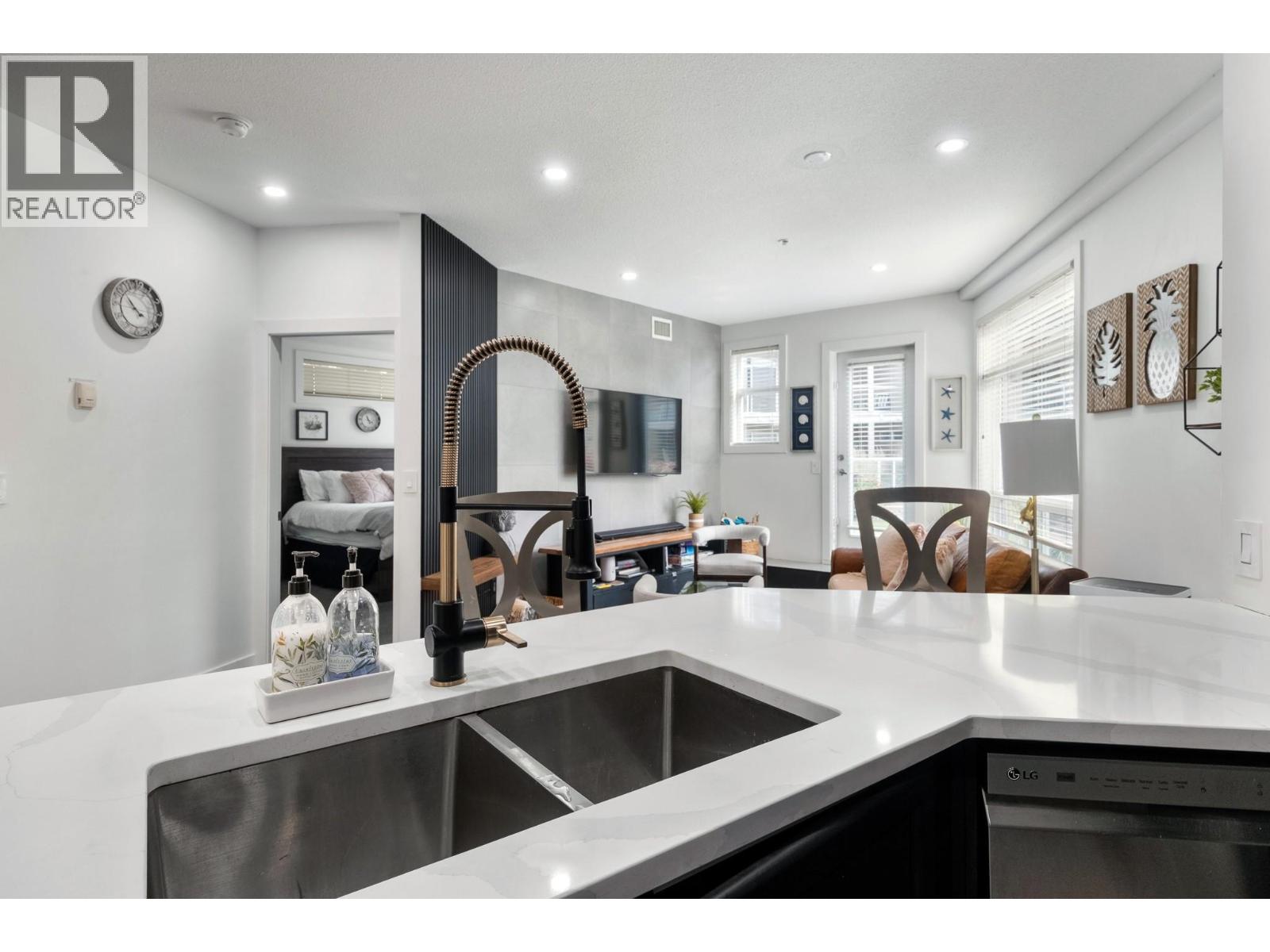 1088 Sunset Drive Unit# 352, Kelowna, British Columbia  V1Y 9W1 - Photo 10 - 10396743