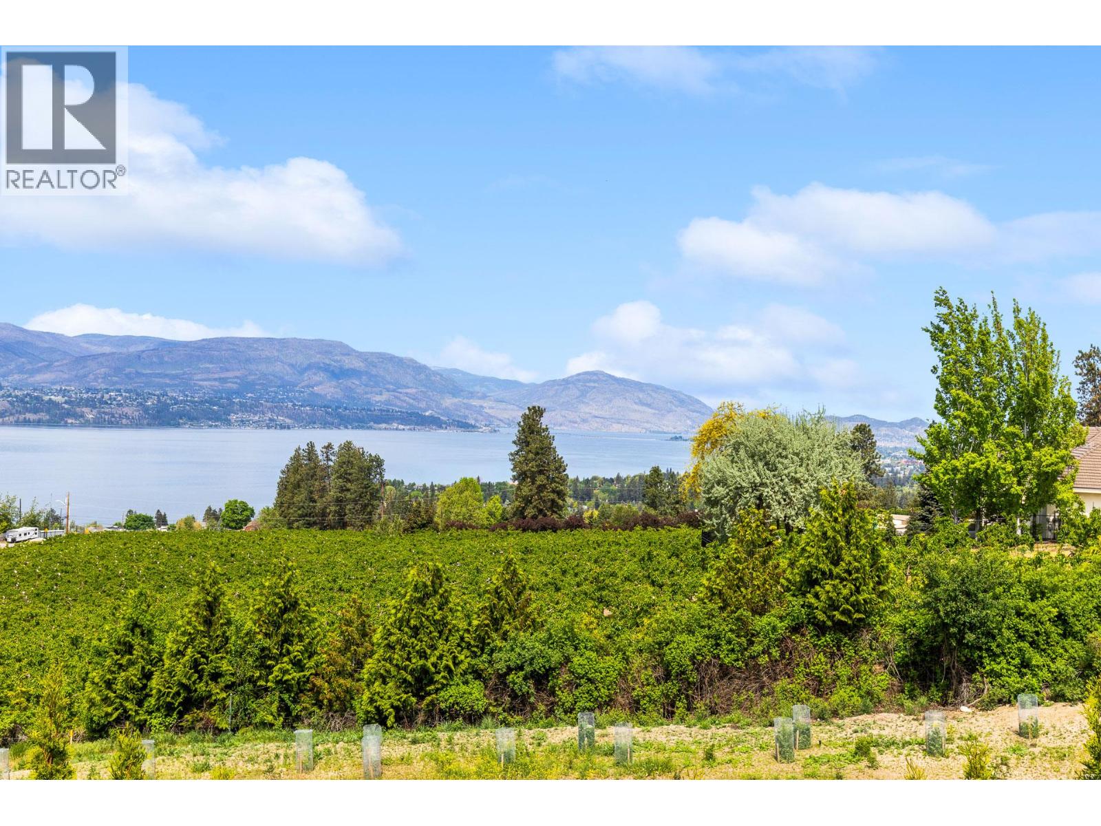 546 Gowen Place, Kelowna, British Columbia  V1W 5B4 - Photo 3 - 10396808