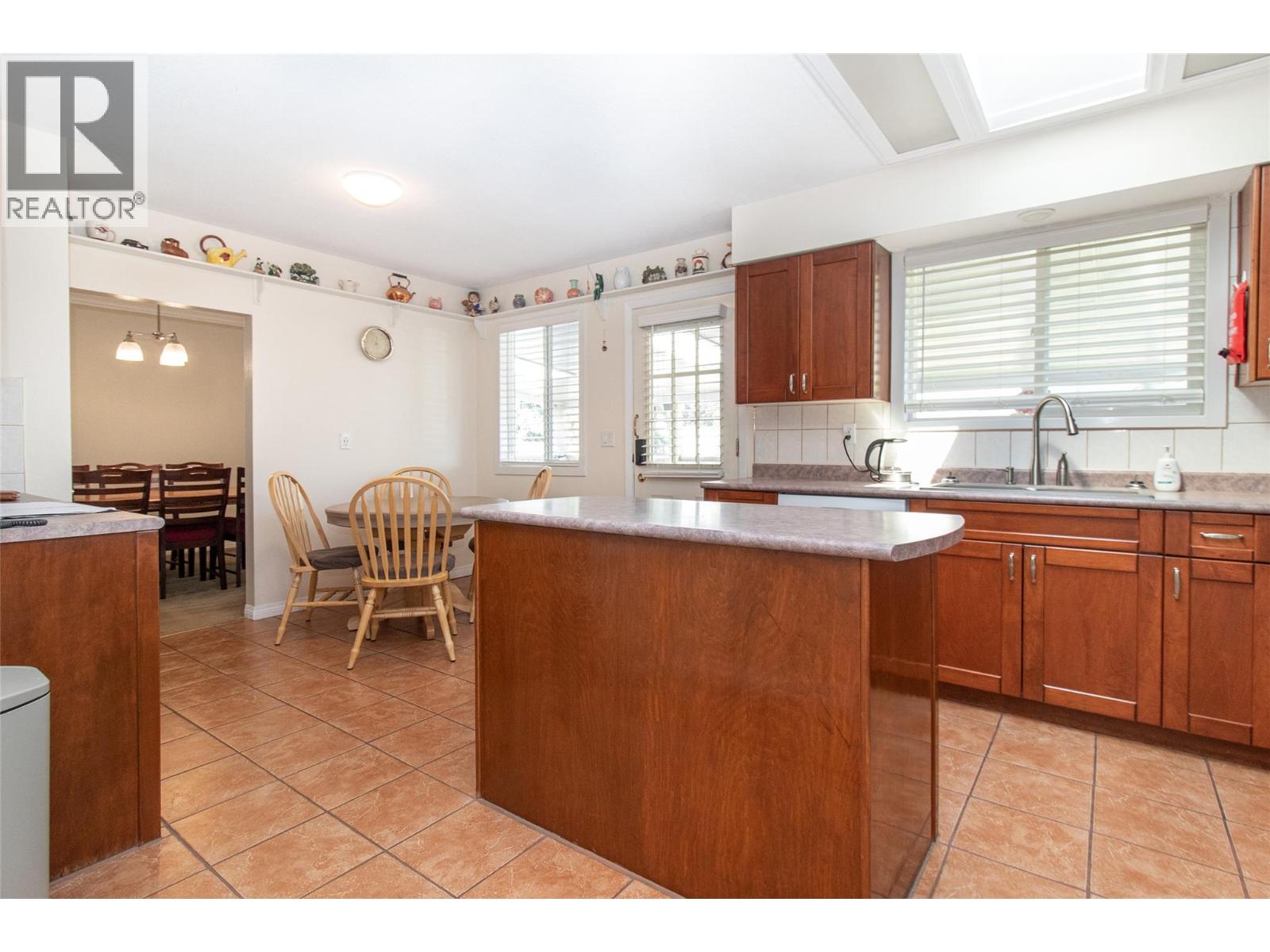 210 Wallace Road, Kelowna, British Columbia  V1X 4T1 - Photo 13 - 10396692