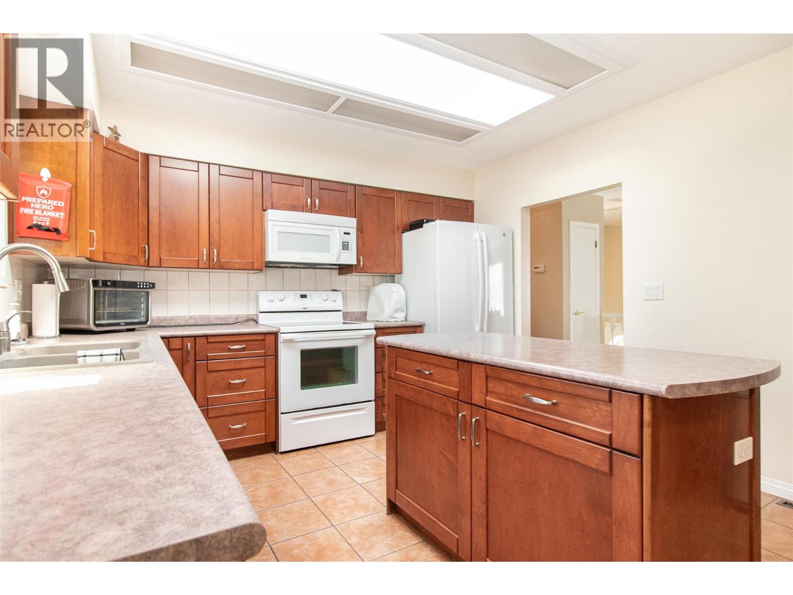 210 Wallace Road, Kelowna, British Columbia  V1X 4T1 - Photo 14 - 10396692