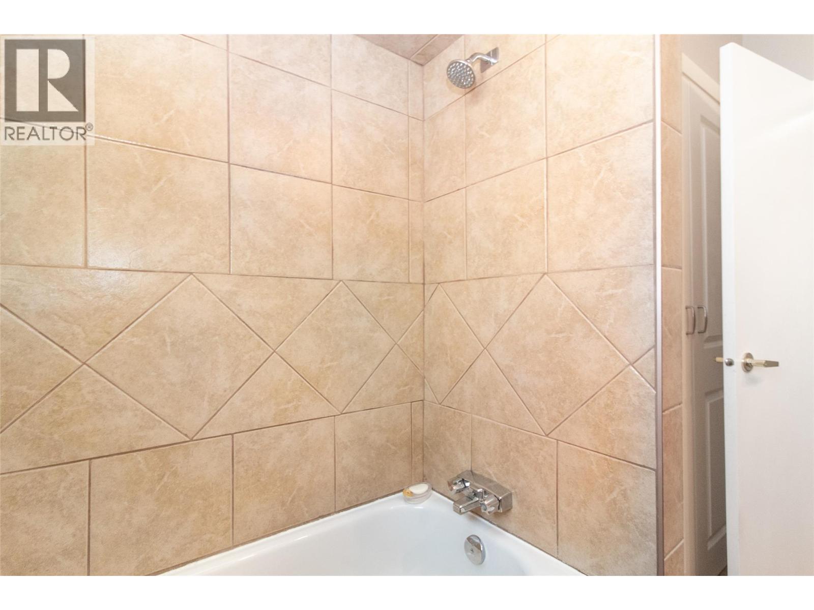 210 Wallace Road, Kelowna, British Columbia  V1X 4T1 - Photo 22 - 10396692