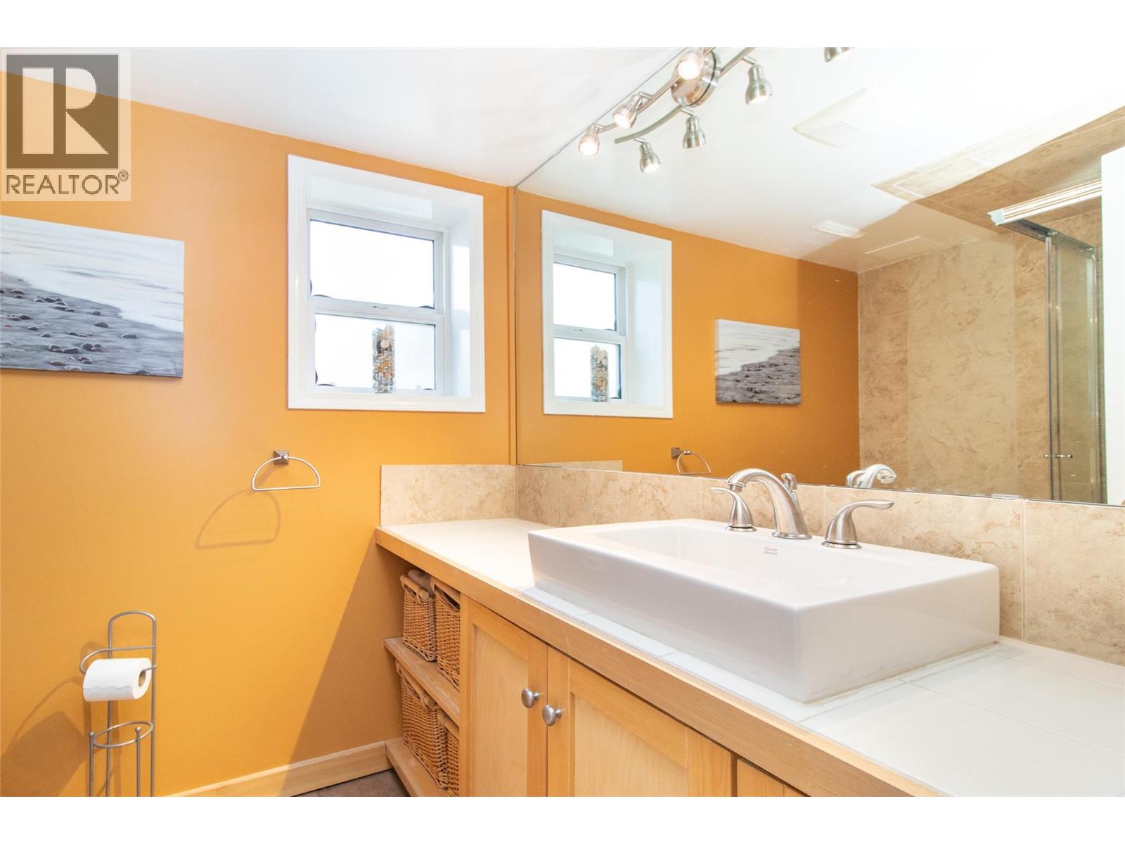 210 Wallace Road, Kelowna, British Columbia  V1X 4T1 - Photo 26 - 10396692