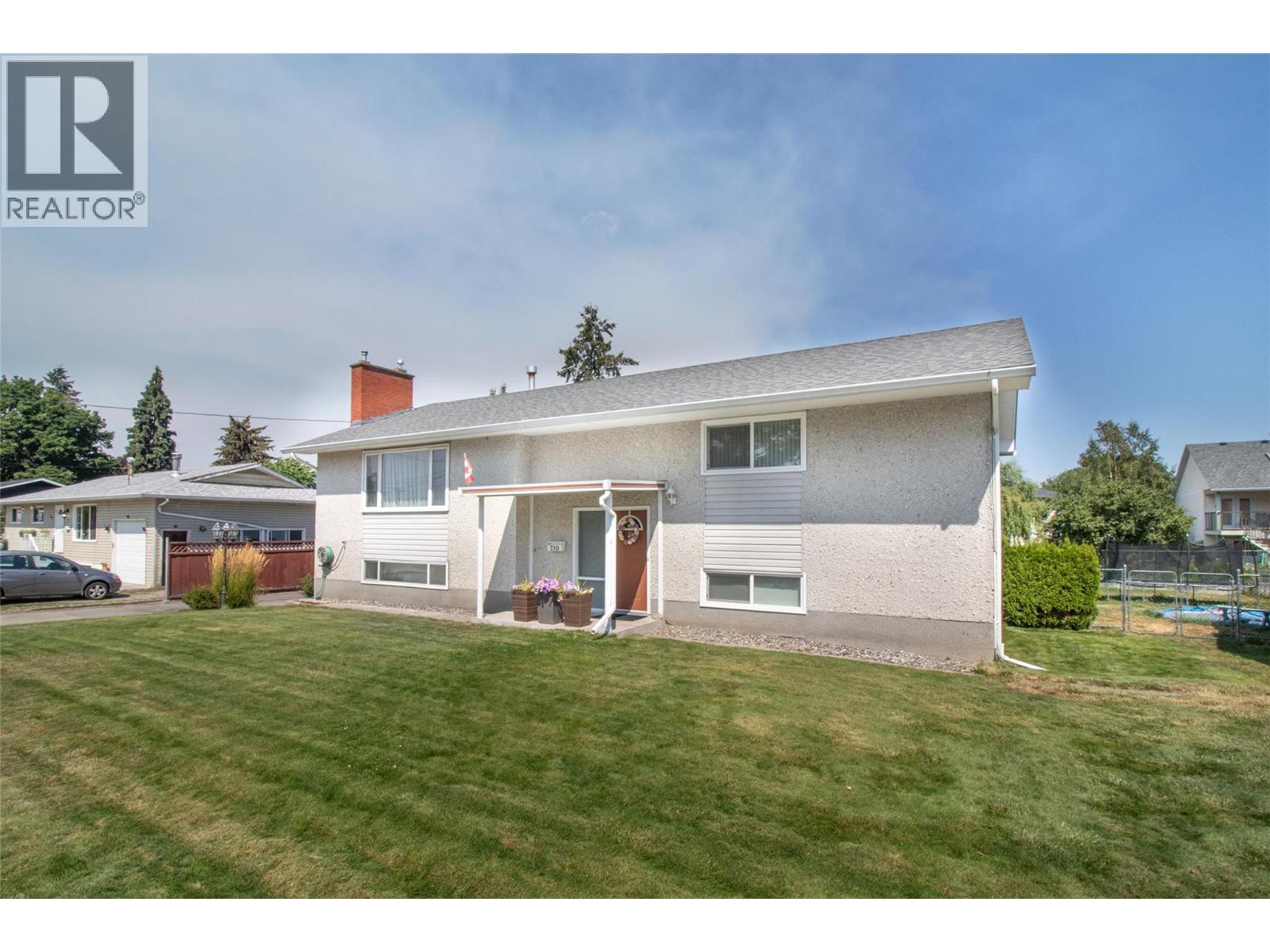 210 Wallace Road, Kelowna, British Columbia  V1X 4T1 - Photo 52 - 10396692