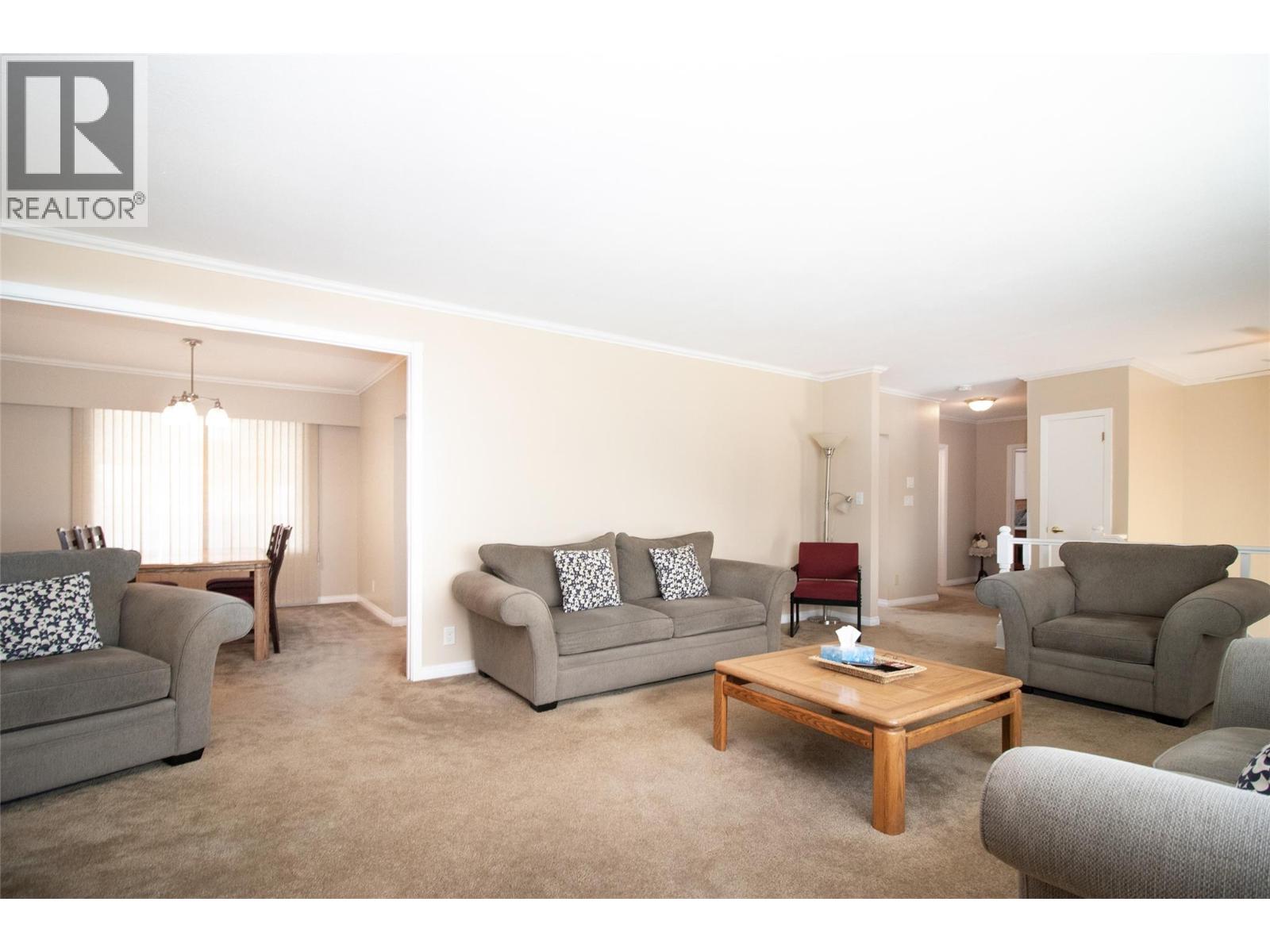 210 Wallace Road, Kelowna, British Columbia  V1X 4T1 - Photo 6 - 10396692