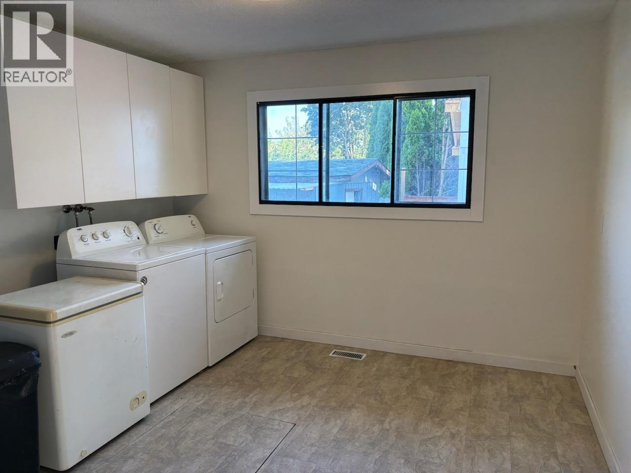 5503 South Vernon Court, Vernon, British Columbia  V1T 8N6 - Photo 16 - 10396138