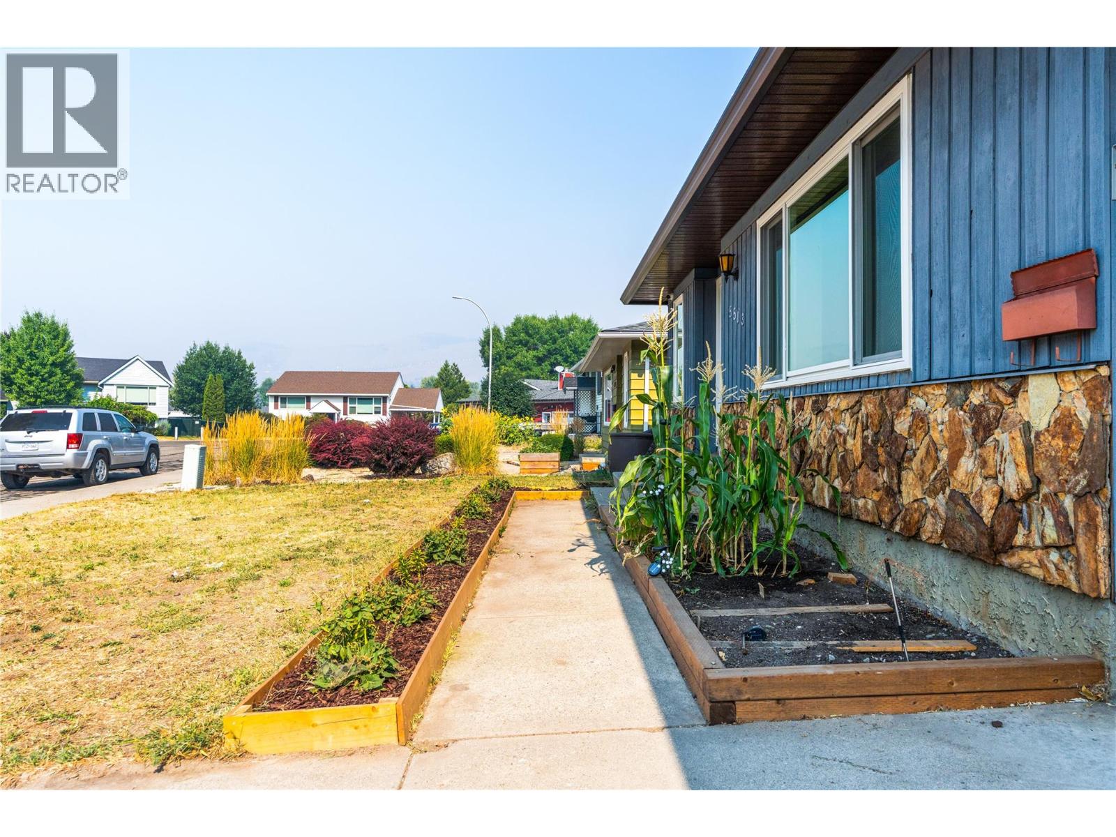 5503 South Vernon Court, Vernon, British Columbia  V1T 8N6 - Photo 30 - 10396138