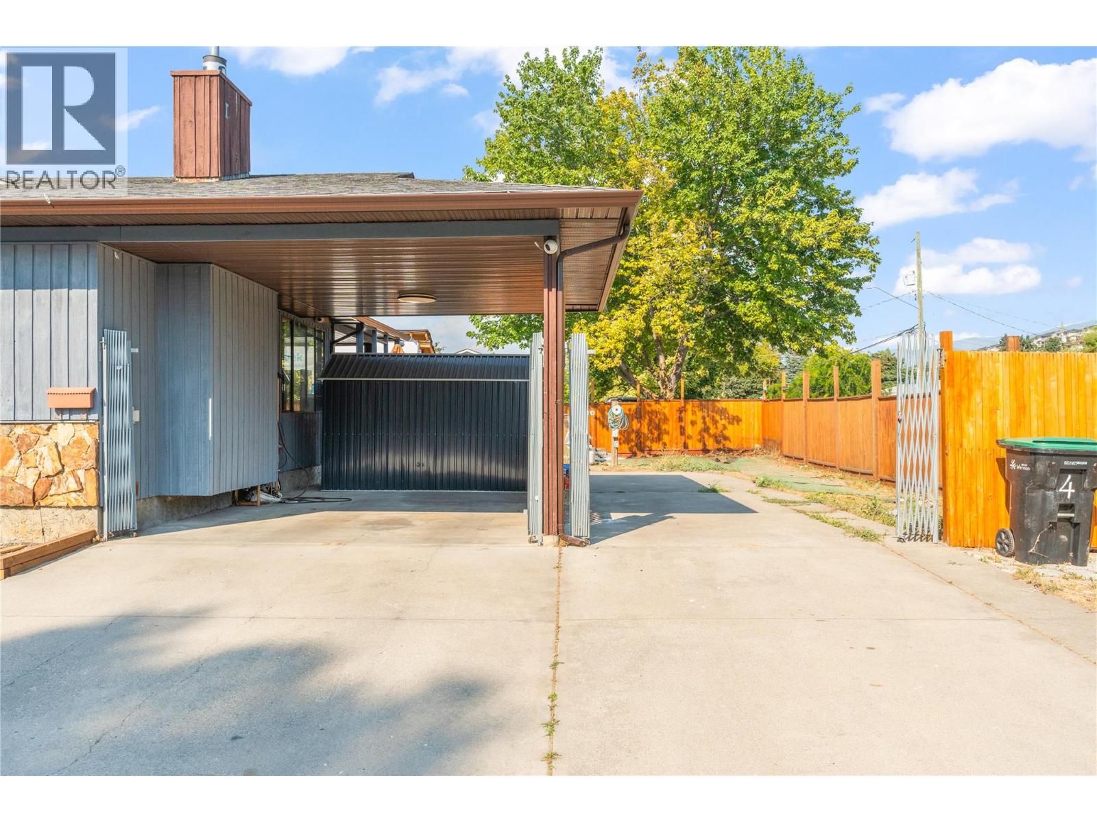 5503 South Vernon Court, Vernon, British Columbia  V1T 8N6 - Photo 37 - 10396138