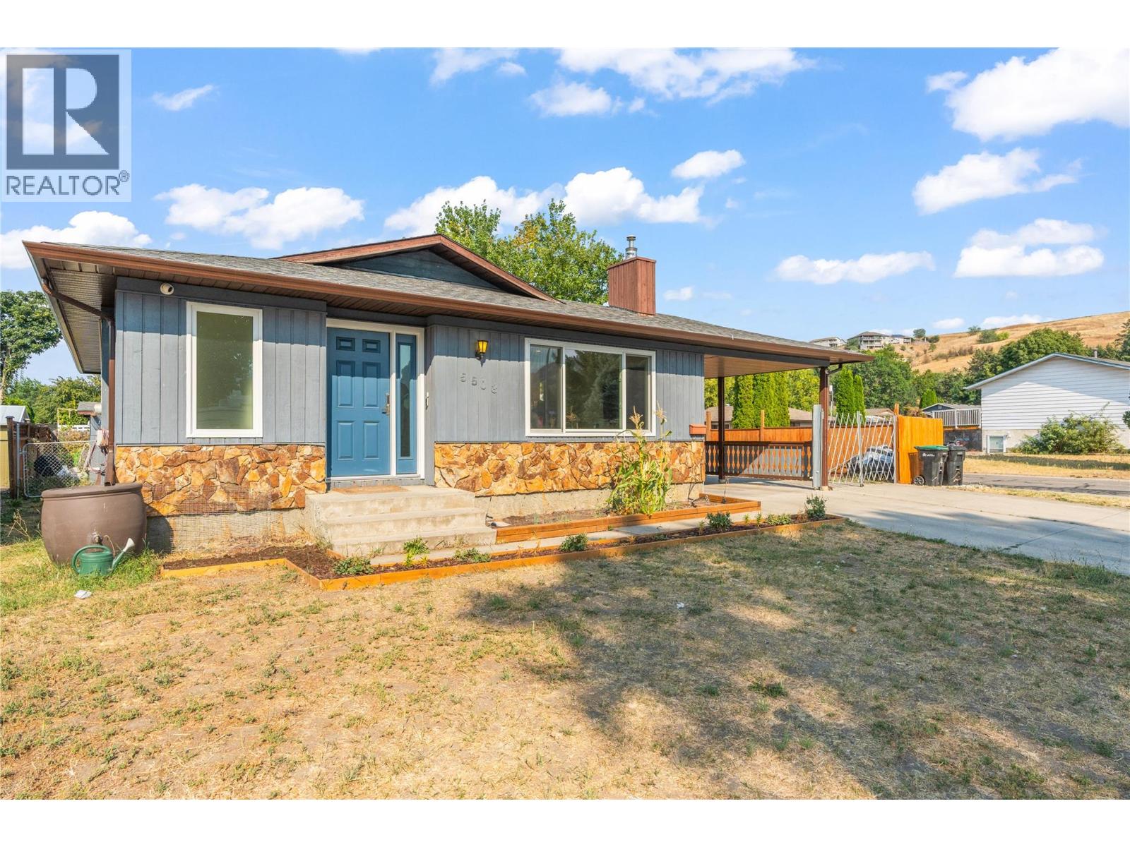 5503 South Vernon Court, Vernon, British Columbia  V1T 8N6 - Photo 7 - 10396138