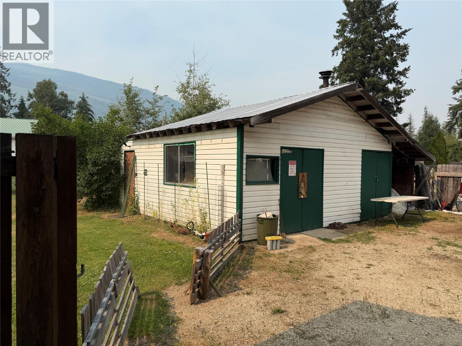 4243 Bloomquist Road, Malakwa, British Columbia  V0E 2J0 - Photo 10 - 10395632