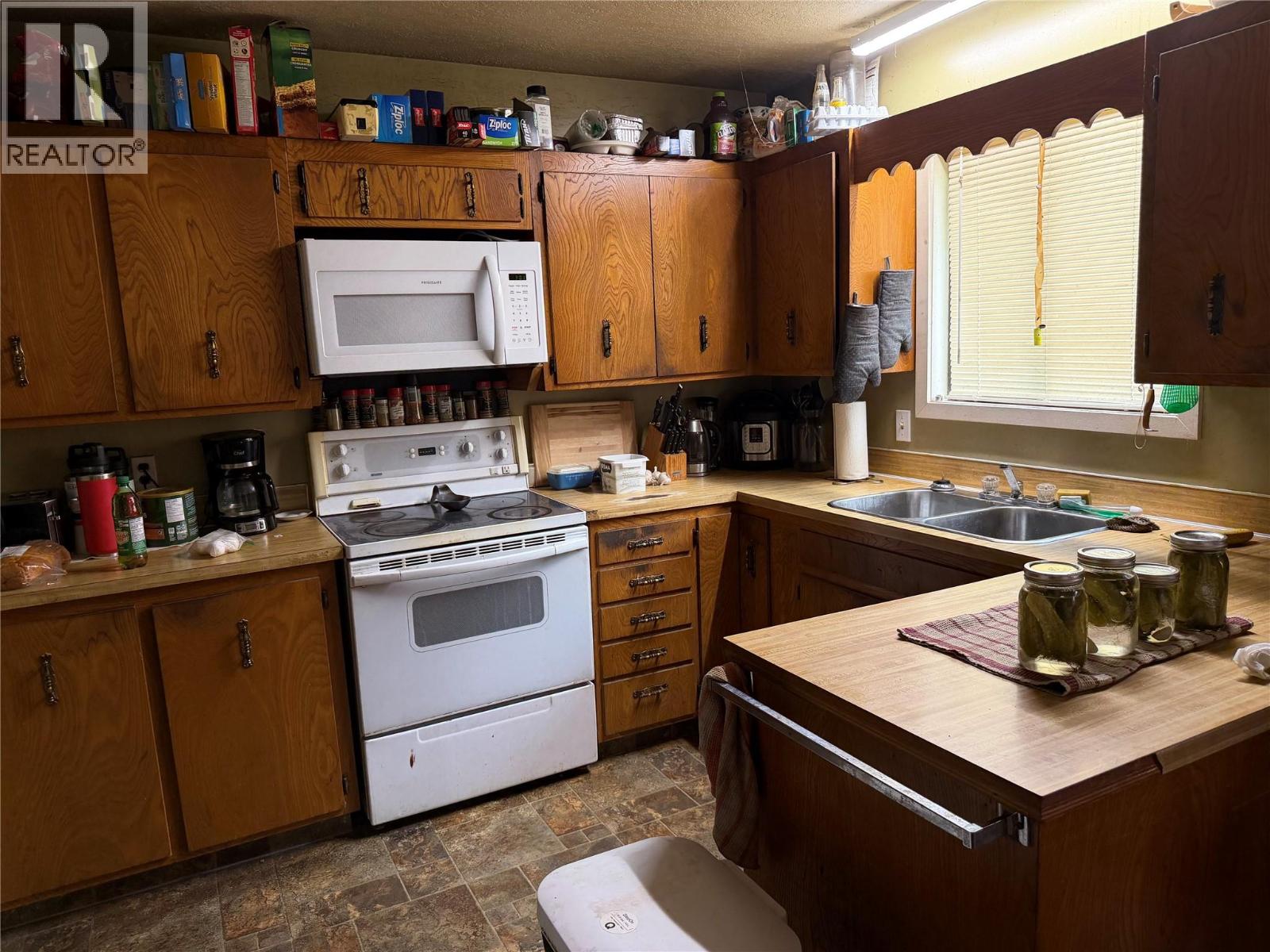 4243 Bloomquist Road, Malakwa, British Columbia  V0E 2J0 - Photo 4 - 10395632