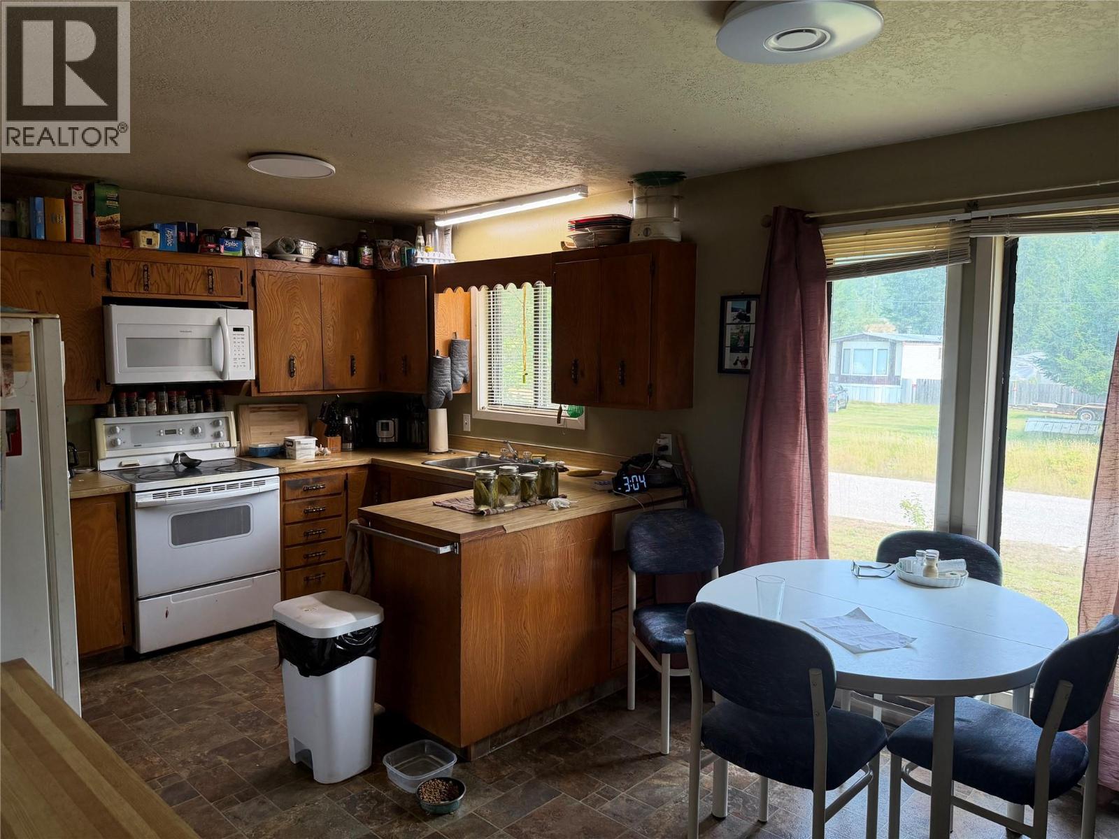 4243 Bloomquist Road, Malakwa, British Columbia  V0E 2J0 - Photo 6 - 10395632