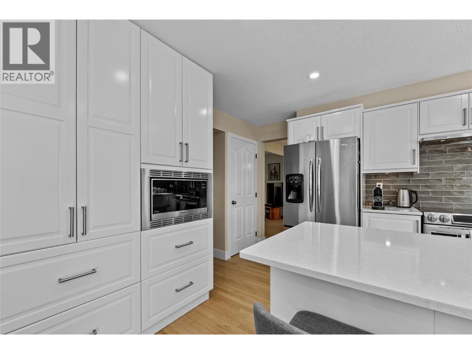 2049 Tremerton Drive, Kamloops, British Columbia  V2E 2L1 - Photo 11 - 10396730