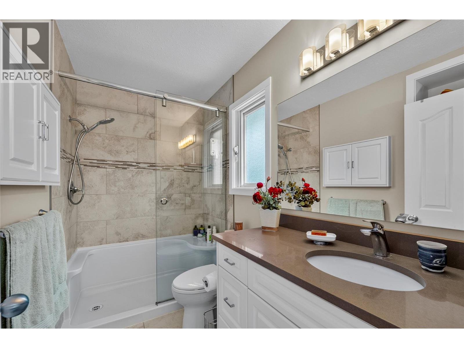 2049 Tremerton Drive, Kamloops, British Columbia  V2E 2L1 - Photo 29 - 10396730