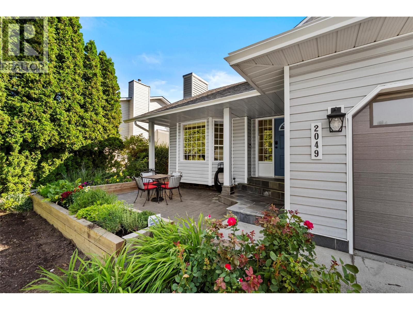 2049 Tremerton Drive, Kamloops, British Columbia  V2E 2L1 - Photo 3 - 10396730