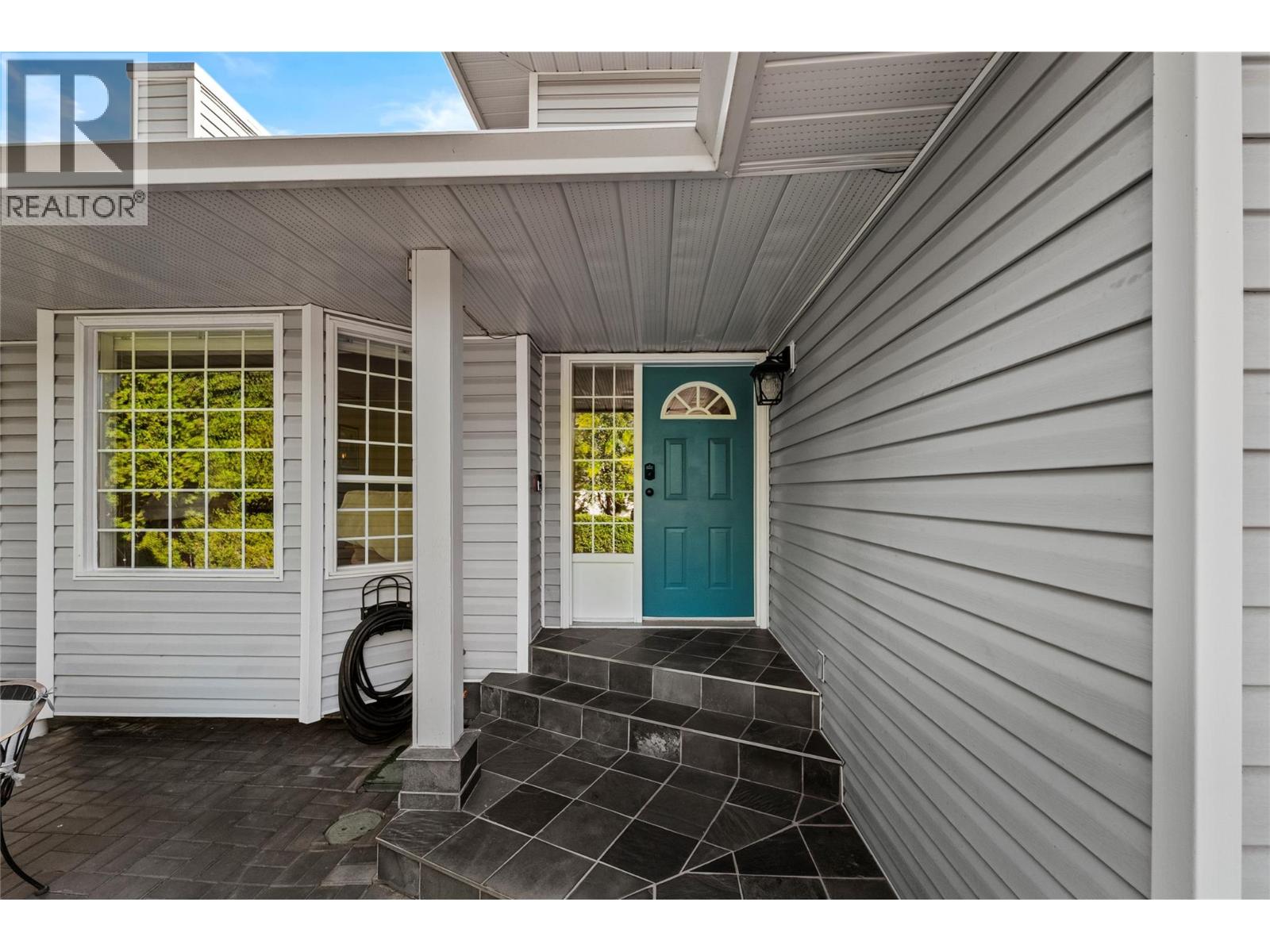 2049 Tremerton Drive, Kamloops, British Columbia  V2E 2L1 - Photo 5 - 10396730