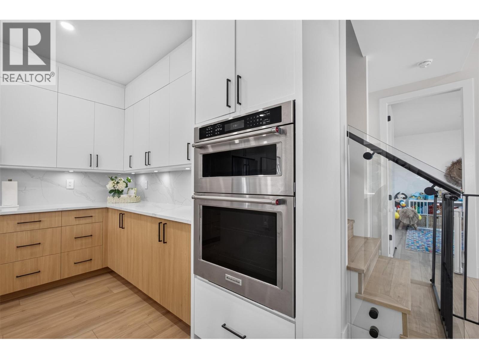 707 Raymer Road, Kelowna, British Columbia  V1W 1H6 - Photo 10 - 10396474