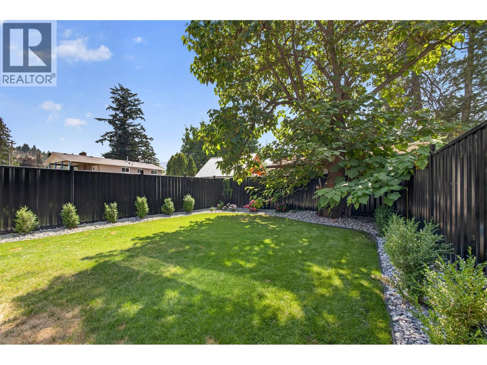 707 Raymer Road, Kelowna, British Columbia  V1W 1H6 - Photo 2 - 10396474