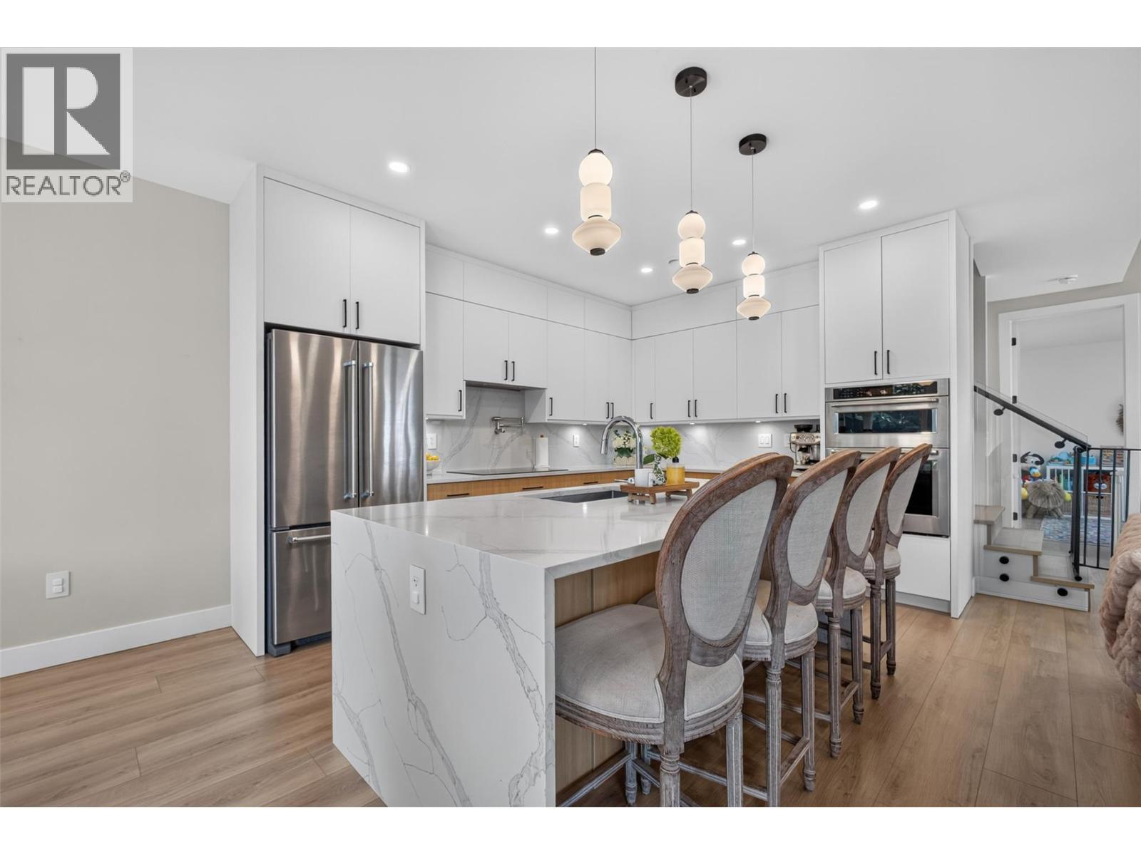 707 Raymer Road, Kelowna, British Columbia  V1W 1H6 - Photo 8 - 10396474
