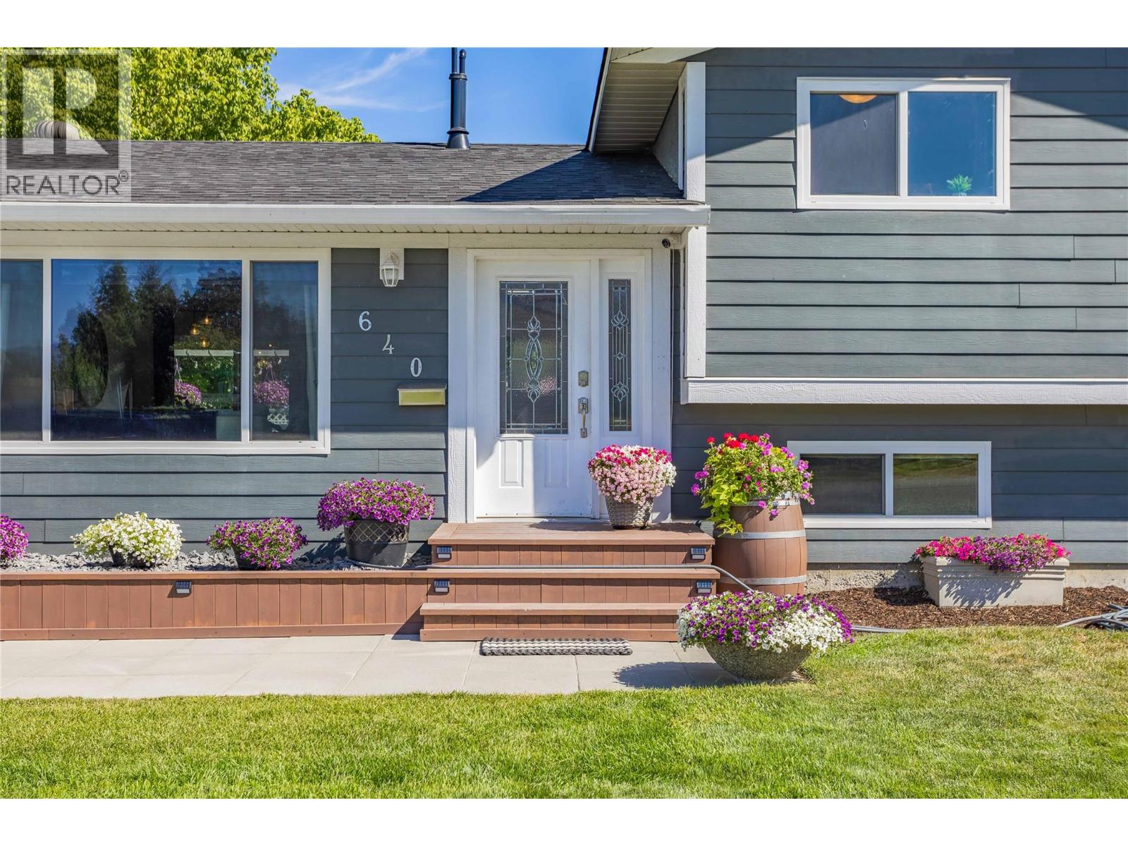 640 Myron Road, Kelowna, British Columbia  V1X 6V3 - Photo 3 - 10395184