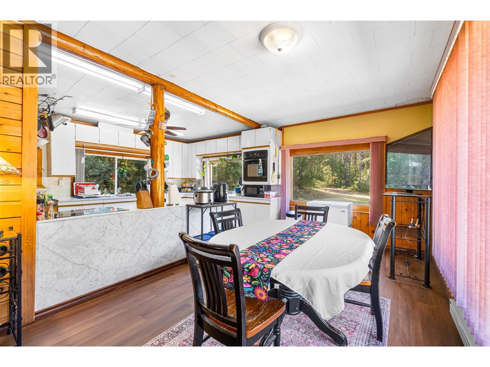 9889 Highway 3/95, Yahk, British Columbia  V0B 2P0 - Photo 13 - 10396288