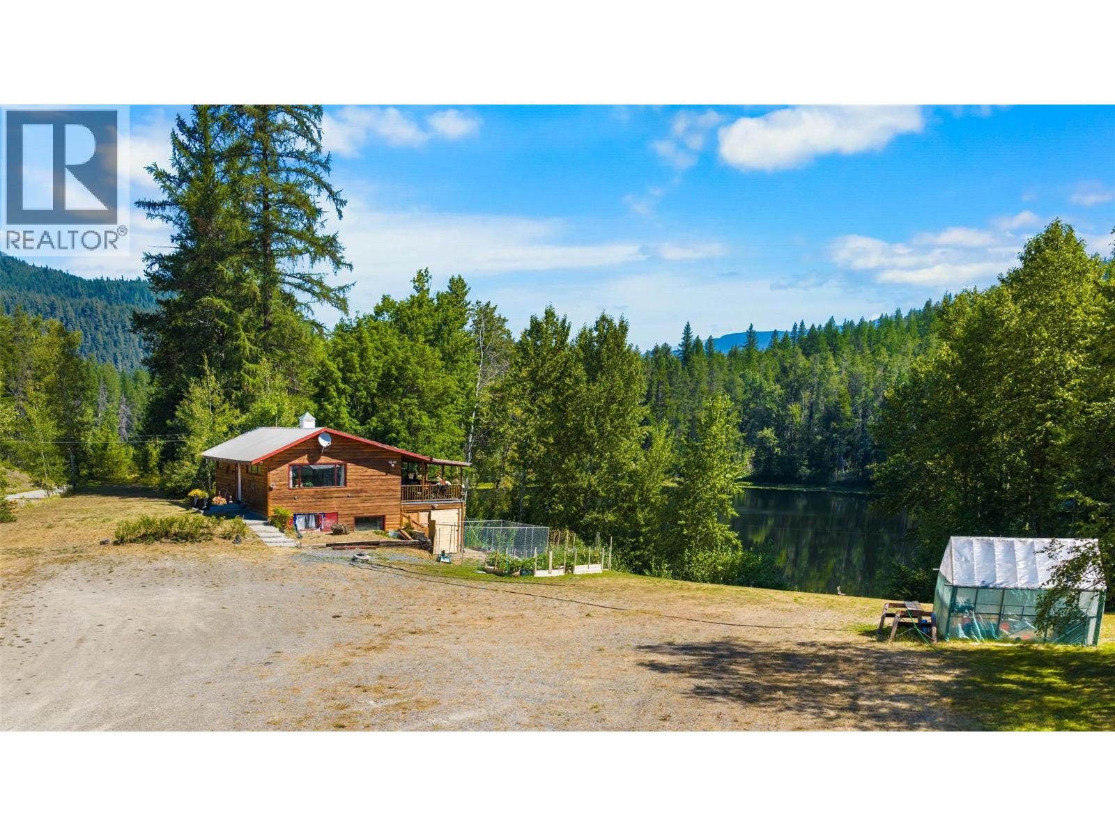 9889 Highway 3/95, Yahk, British Columbia  V0B 2P0 - Photo 27 - 10396288