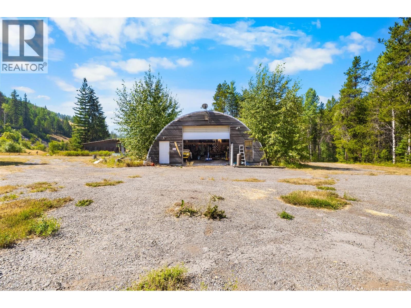 9889 Highway 3/95, Yahk, British Columbia  V0B 2P0 - Photo 47 - 10396288