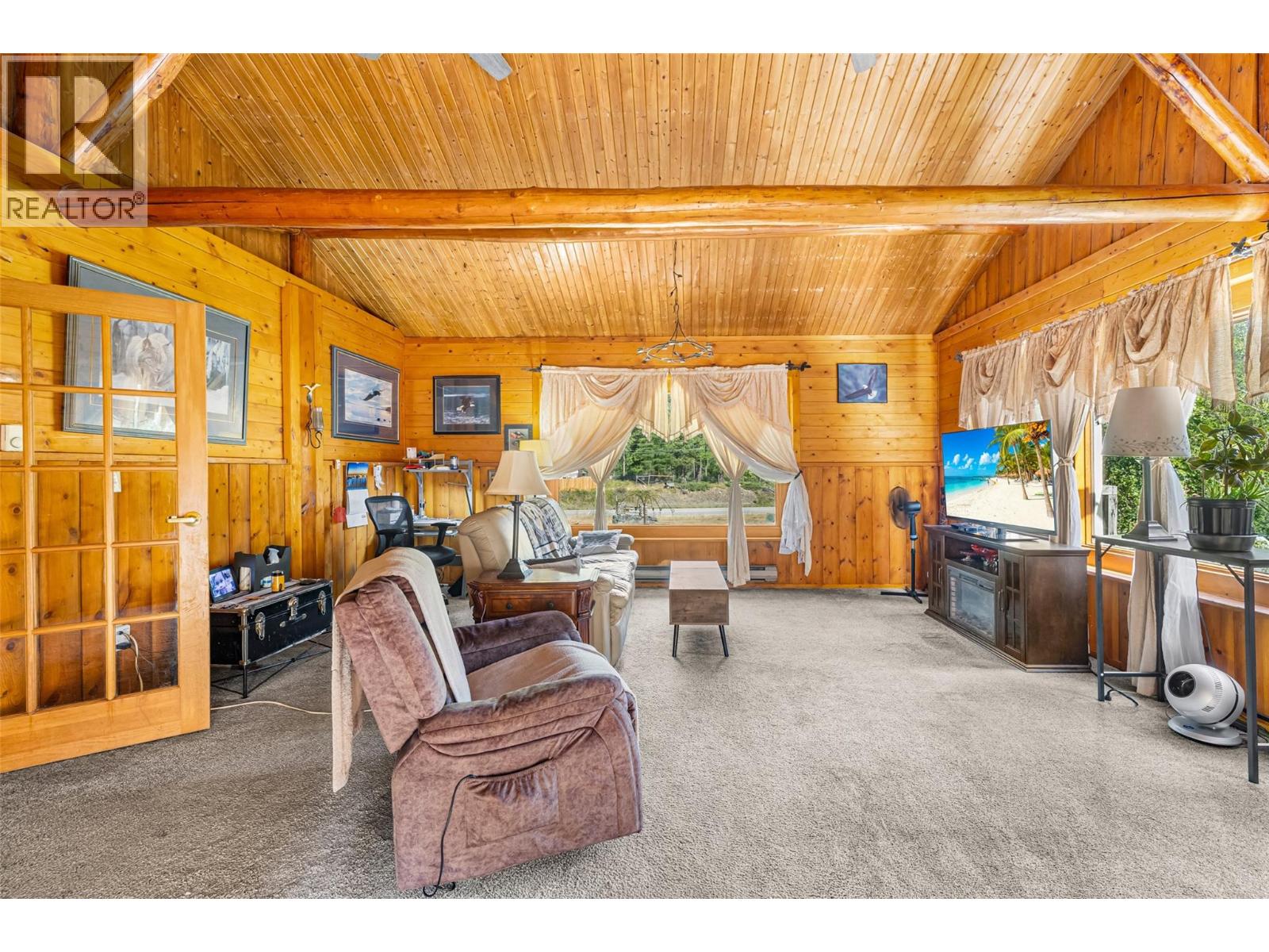 9889 Highway 3/95, Yahk, British Columbia  V0B 2P0 - Photo 5 - 10396288