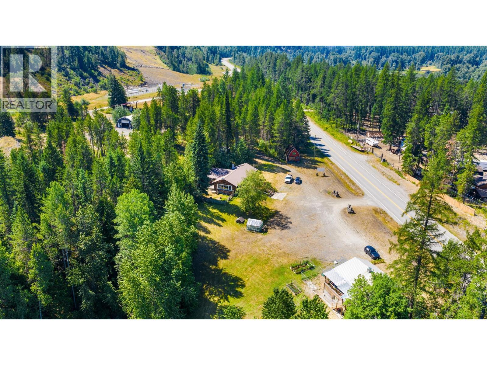9889 Highway 3/95, Yahk, British Columbia  V0B 2P0 - Photo 56 - 10396288