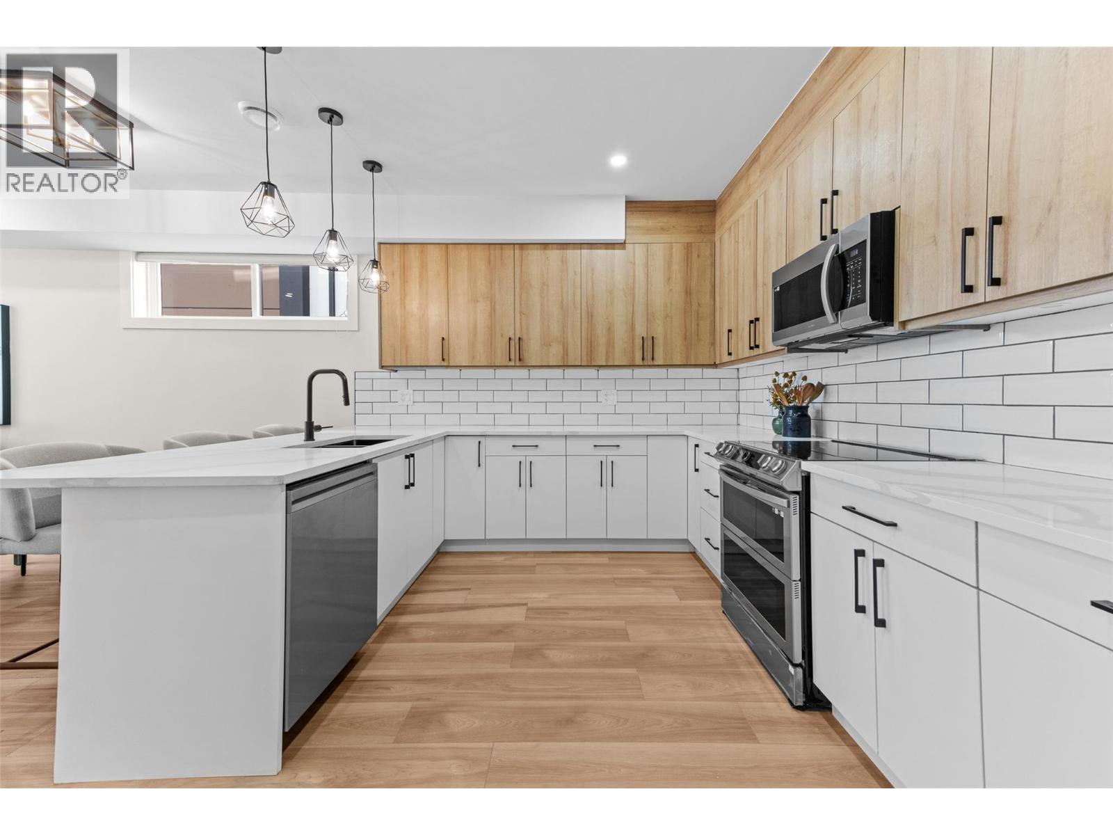 1034 Martin Avenue Unit# 2, Kelowna, British Columbia  V1Y 6V5 - Photo 12 - 10396709