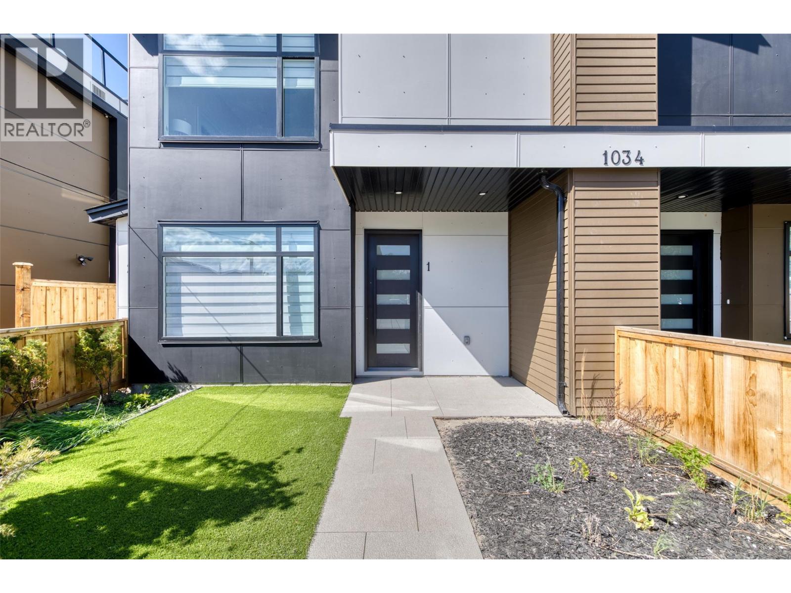 1034 Martin Avenue Unit# 2, Kelowna, British Columbia  V1Y 6V5 - Photo 21 - 10396709