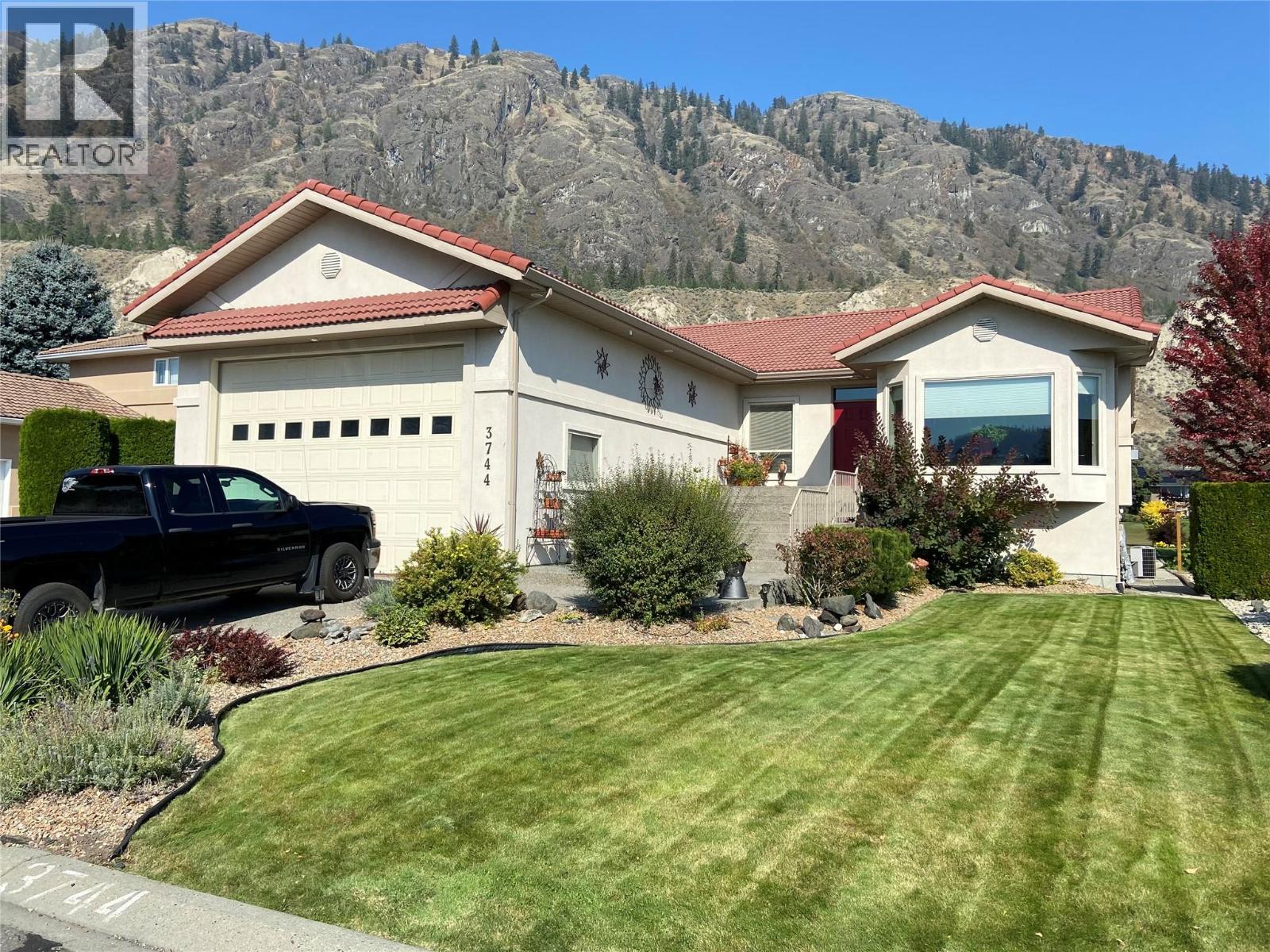 3744 Navatanee Drive, Kamloops, British Columbia  V2H 1S1 - Photo 1 - 10396748