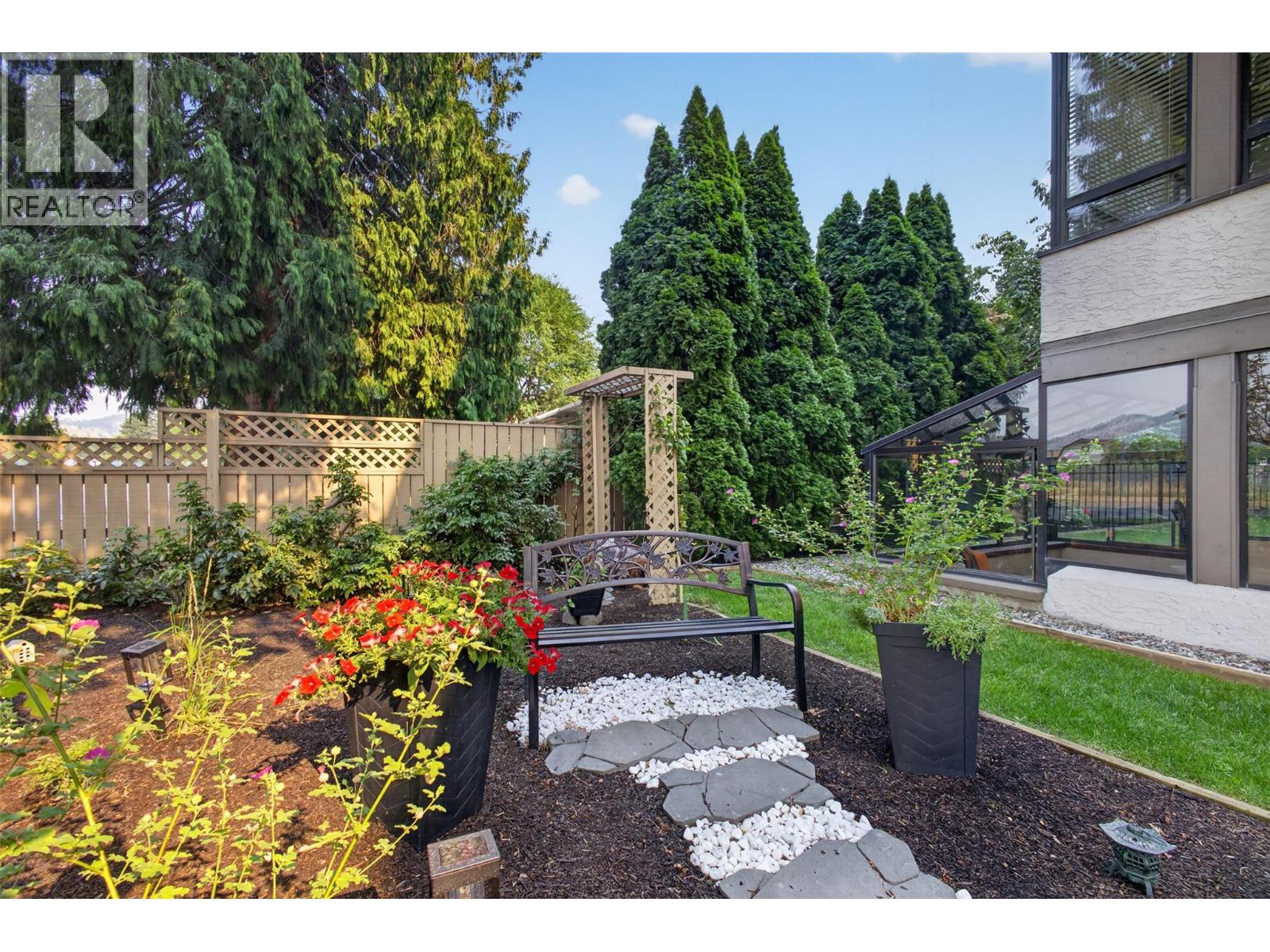 1229 Bernard Avenue Unit# 102, Kelowna, British Columbia  V1Y 6R3 - Photo 5 - 10396094