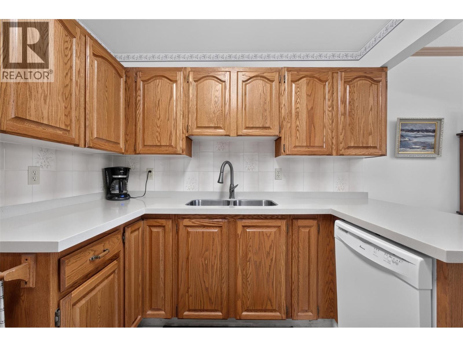 1229 Bernard Avenue Unit# 102, Kelowna, British Columbia  V1Y 6R3 - Photo 9 - 10396094