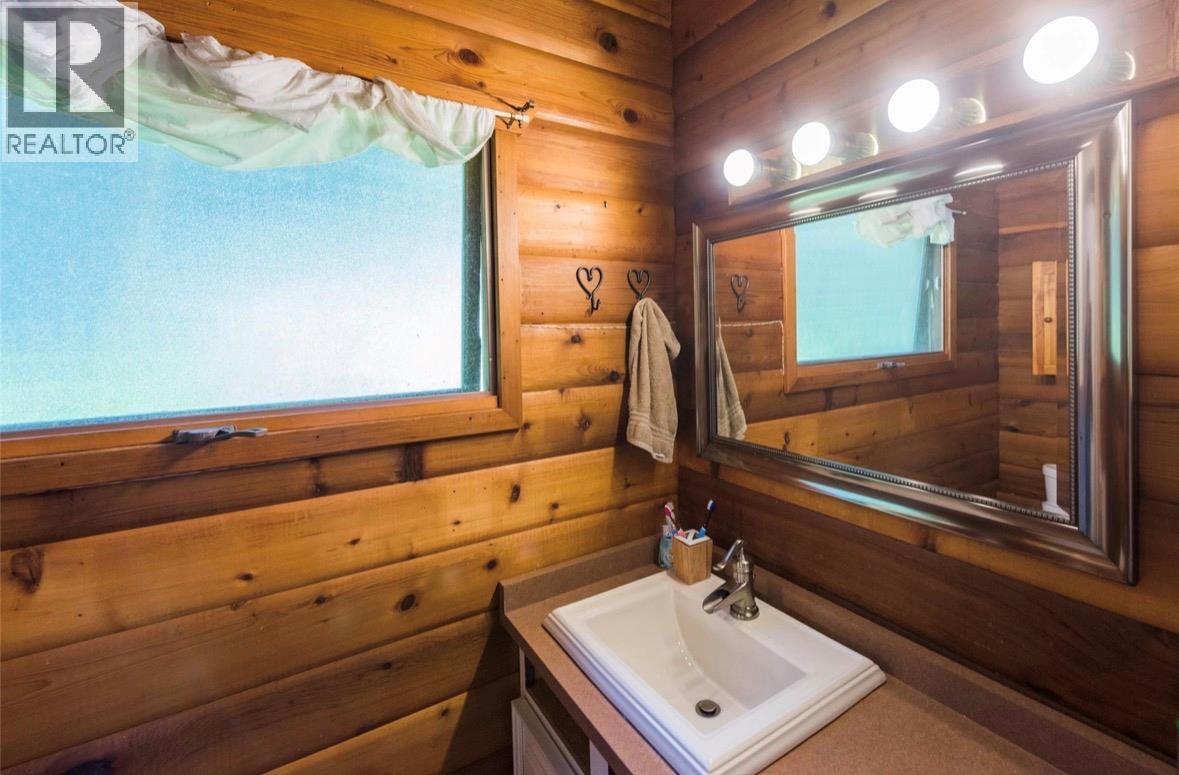 5785 Seymour Road, Celista, British Columbia  V0E 1M6 - Photo 4 - 10395656