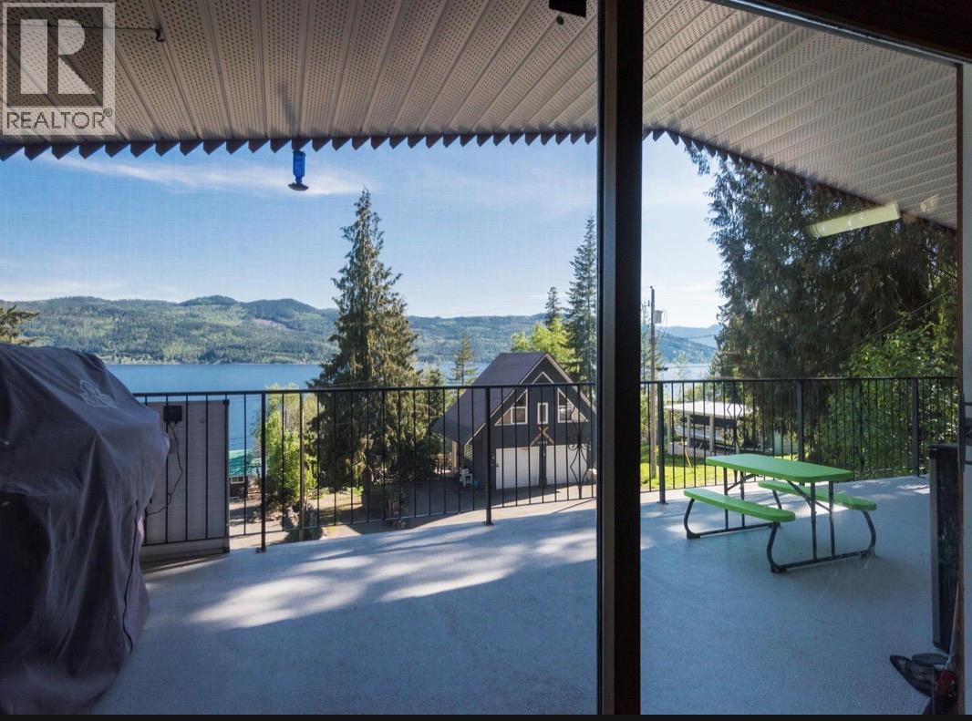 5785 Seymour Road, Celista, British Columbia  V0E 1M6 - Photo 5 - 10395656