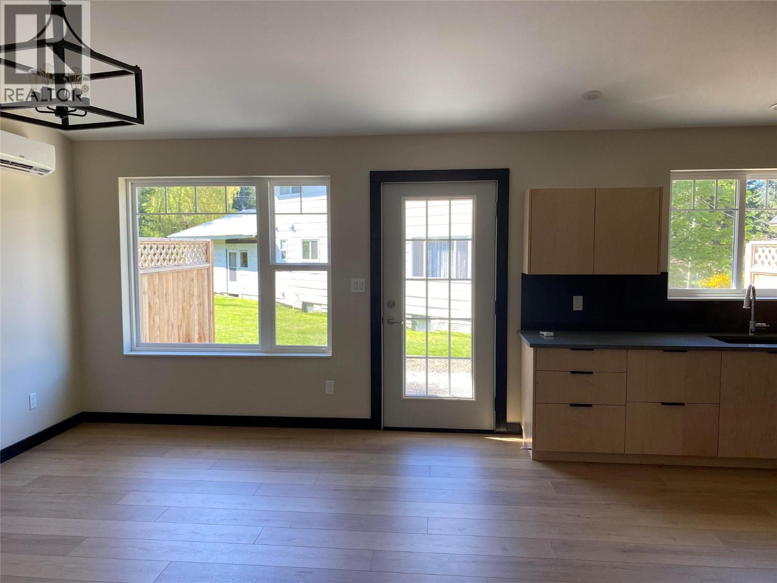 611 Casley Court Unit# 2, New Denver, British Columbia  V0G 1S1 - Photo 4 - 10396514