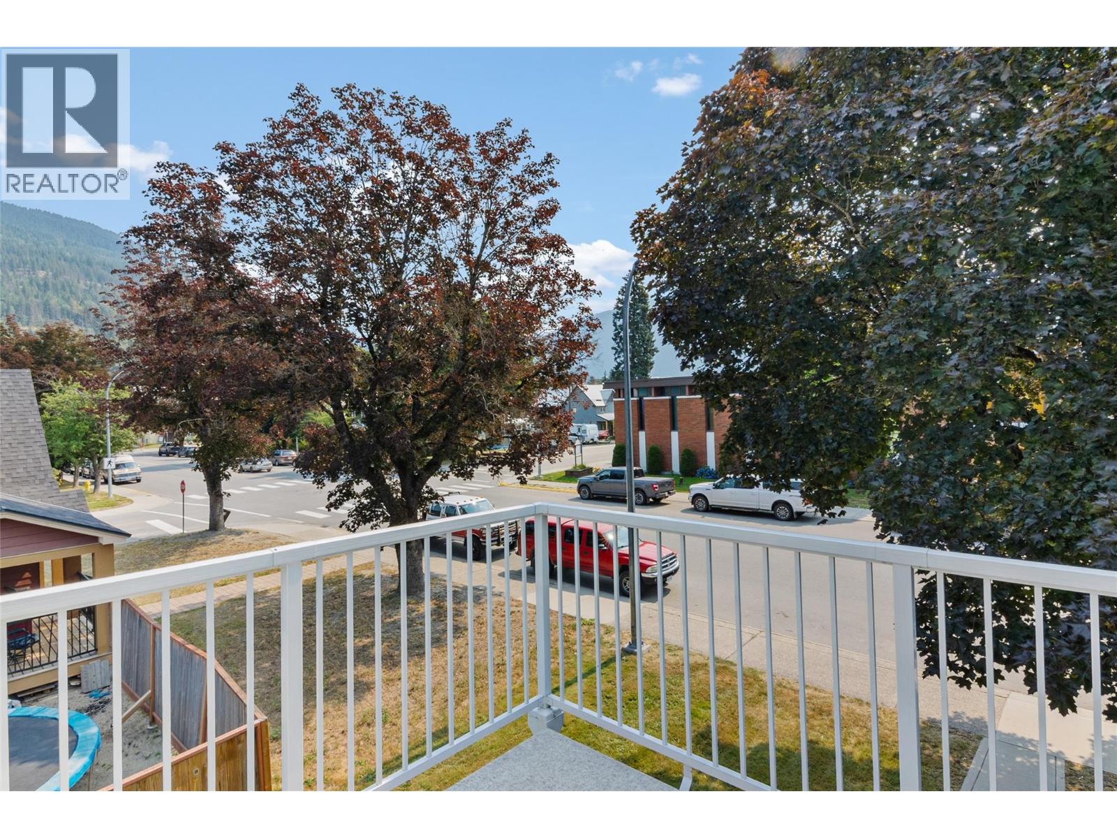 509 Mackenzie Avenue, Revelstoke, British Columbia  V0E 2S0 - Photo 32 - 10396798