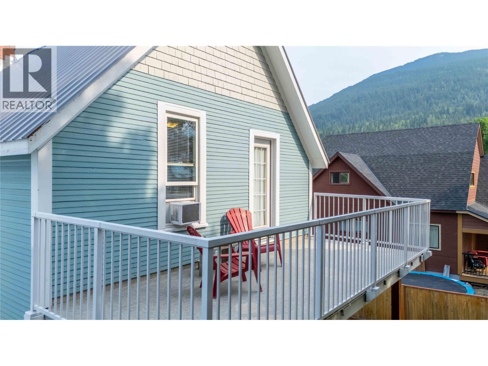 509 Mackenzie Avenue, Revelstoke, British Columbia  V0E 2S0 - Photo 5 - 10396798