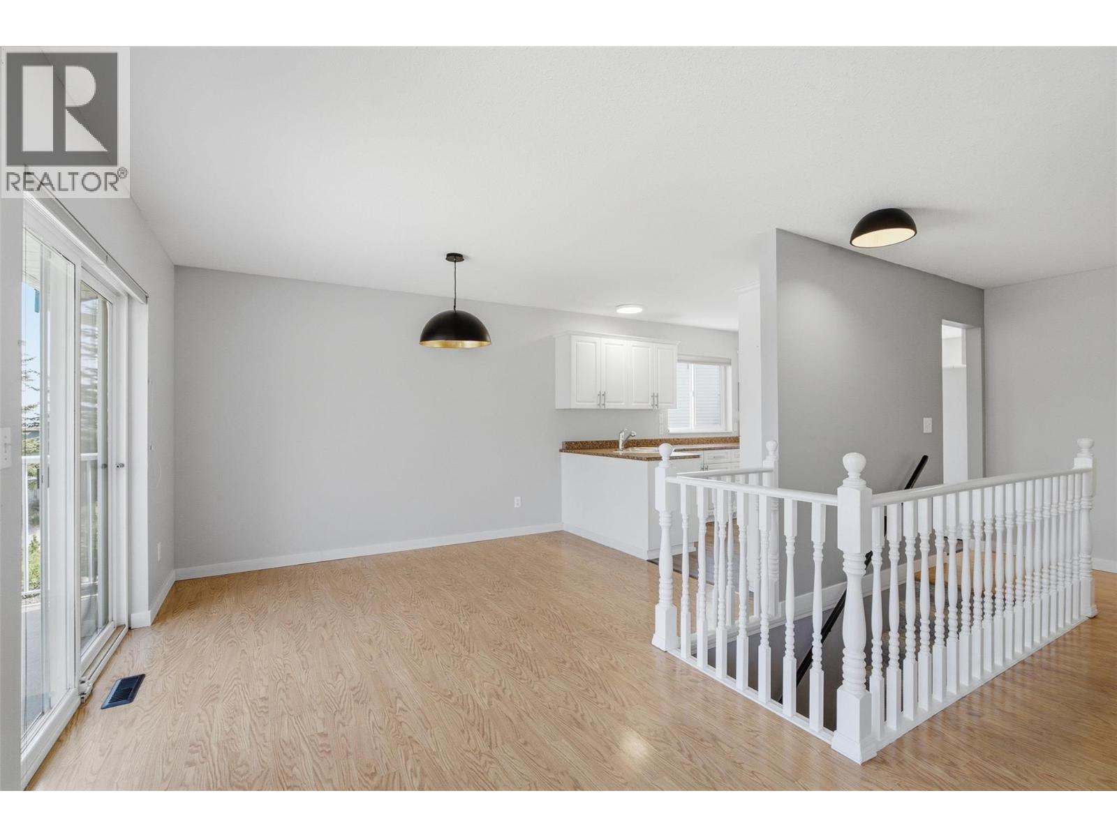 913 Greystone Crescent, Kamloops, British Columbia  V1S 1K7 - Photo 24 - 10396639