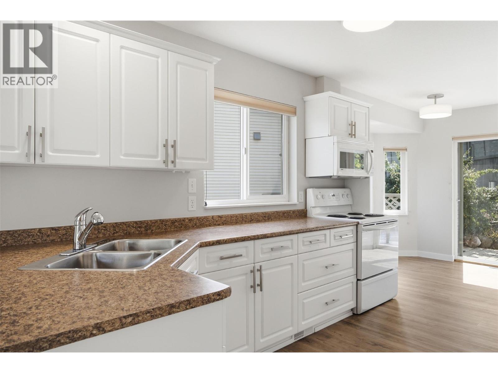 913 Greystone Crescent, Kamloops, British Columbia  V1S 1K7 - Photo 30 - 10396639