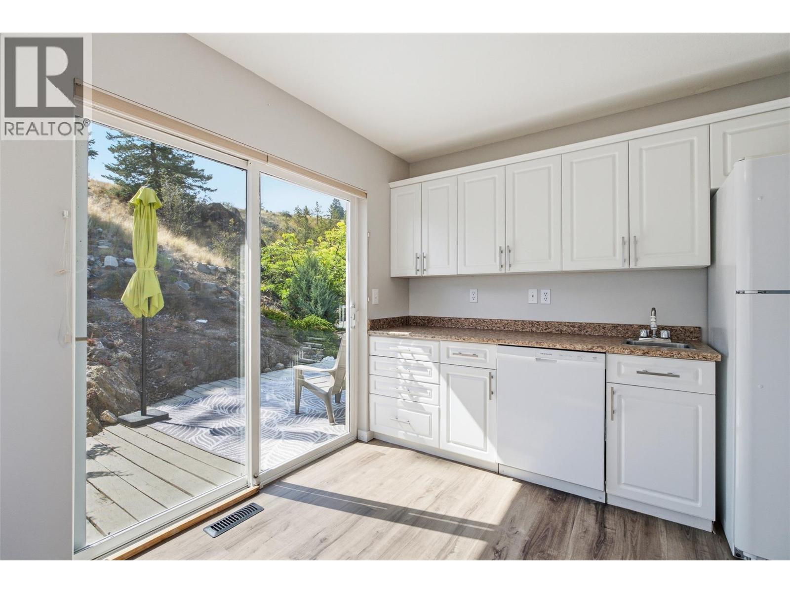 913 Greystone Crescent, Kamloops, British Columbia  V1S 1K7 - Photo 34 - 10396639