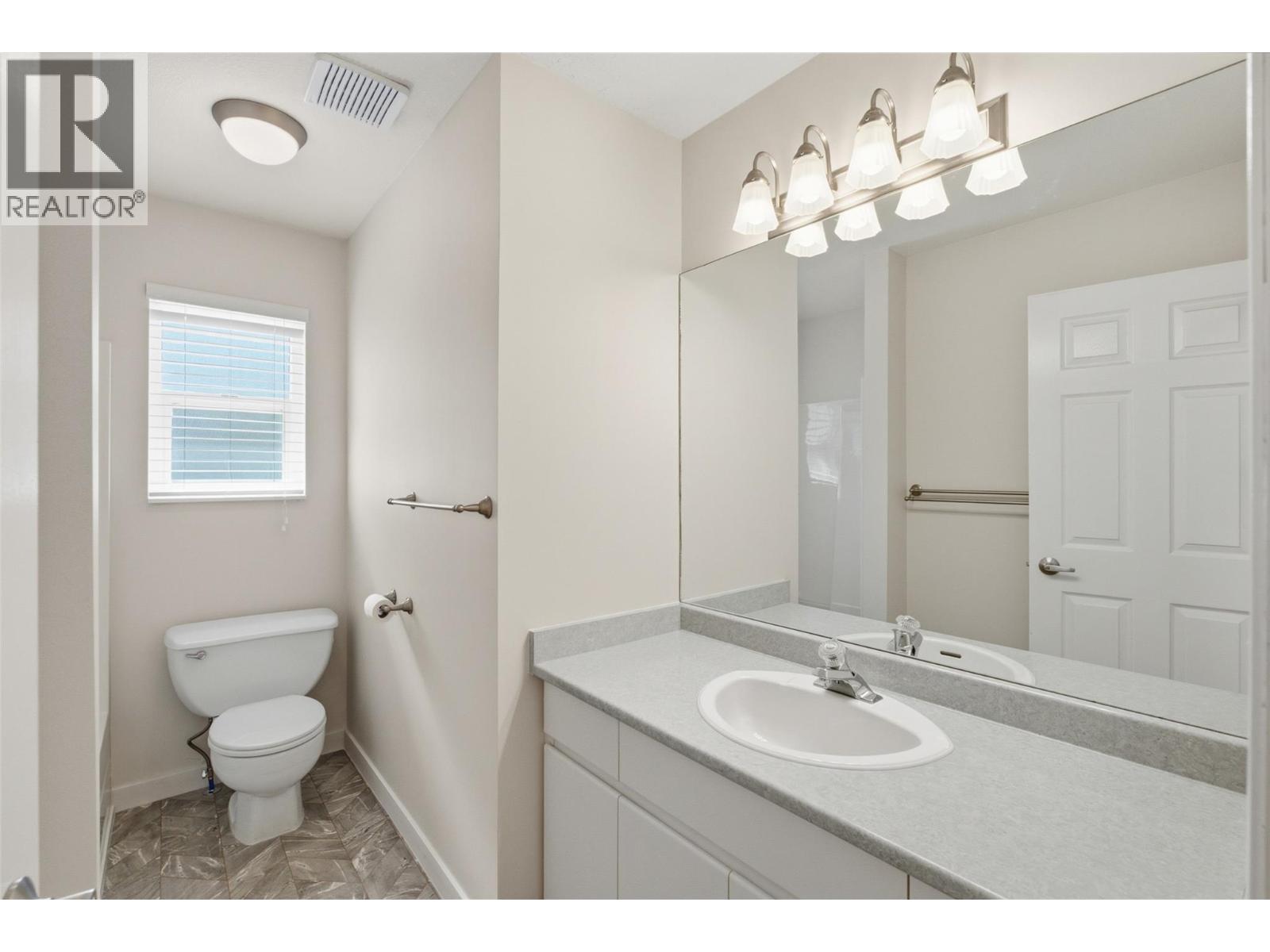 913 Greystone Crescent, Kamloops, British Columbia  V1S 1K7 - Photo 43 - 10396639