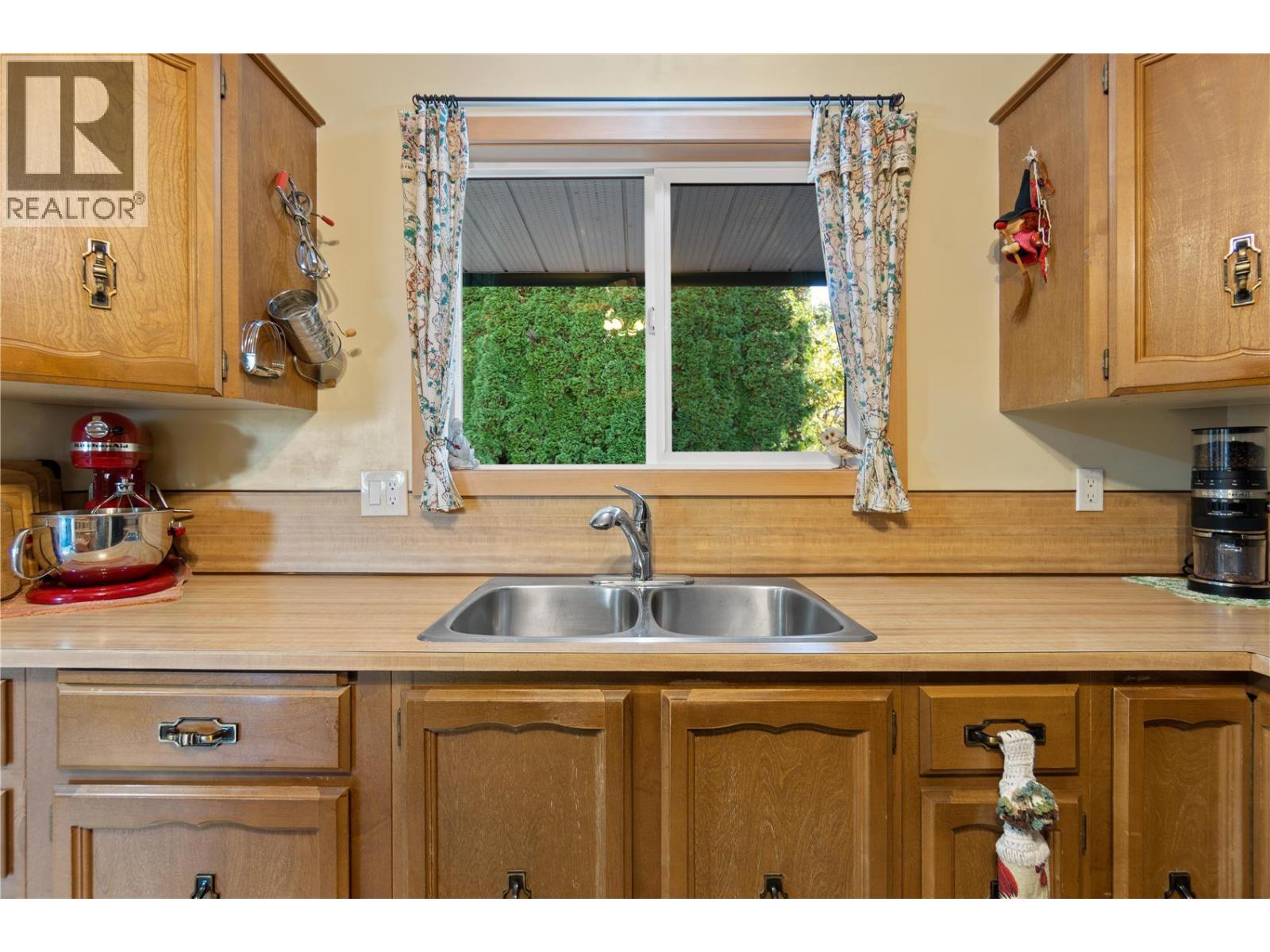 4047 Torry Road, Eagle Bay, British Columbia  V0E 1T0 - Photo 11 - 10396838
