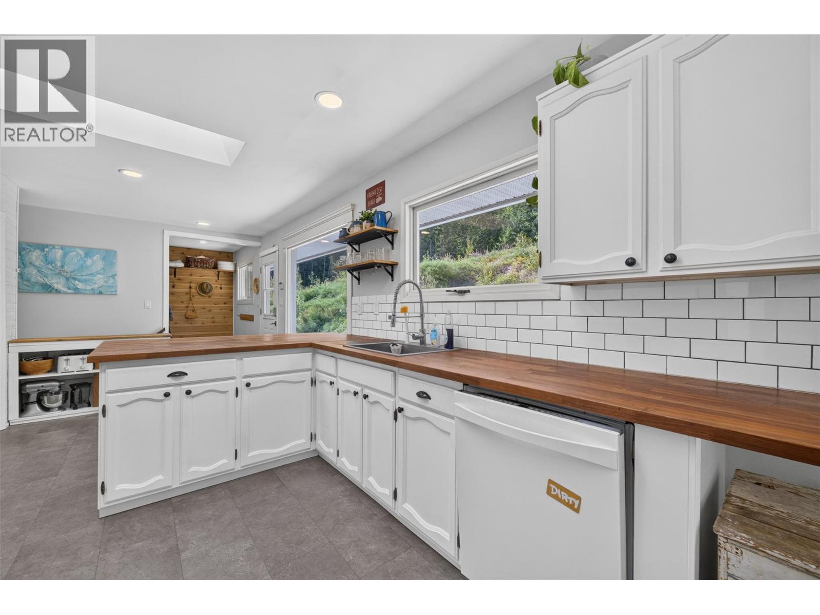 450 20 Avenue Sw, Salmon Arm, British Columbia  V1E 1T6 - Photo 14 - 10396607