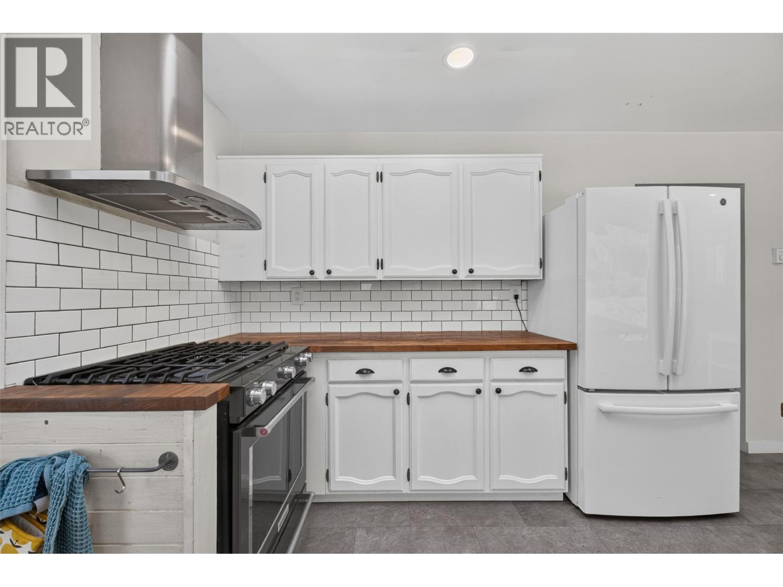 450 20 Avenue Sw, Salmon Arm, British Columbia  V1E 1T6 - Photo 15 - 10396607