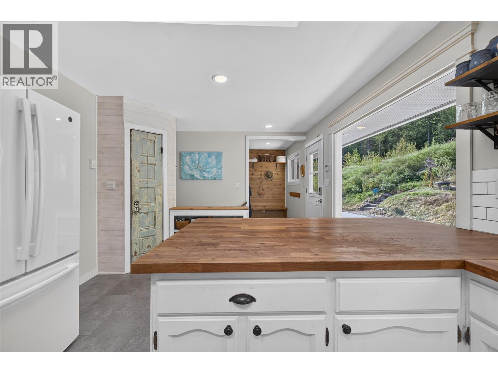 450 20 Avenue Sw, Salmon Arm, British Columbia  V1E 1T6 - Photo 16 - 10396607