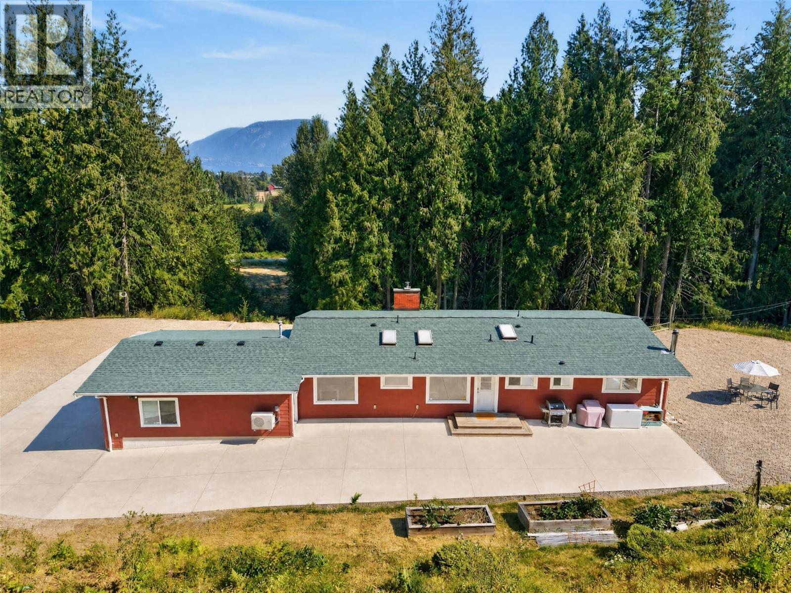 450 20 Avenue Sw, Salmon Arm, British Columbia  V1E 1T6 - Photo 2 - 10396607