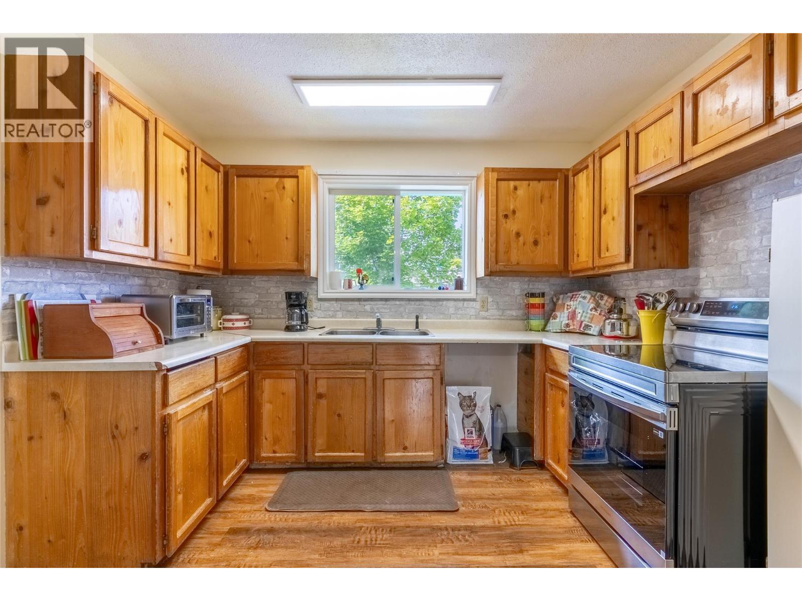 297 Chestnut Court, Logan Lake, British Columbia  V0K 1W0 - Photo 6 - 10396358