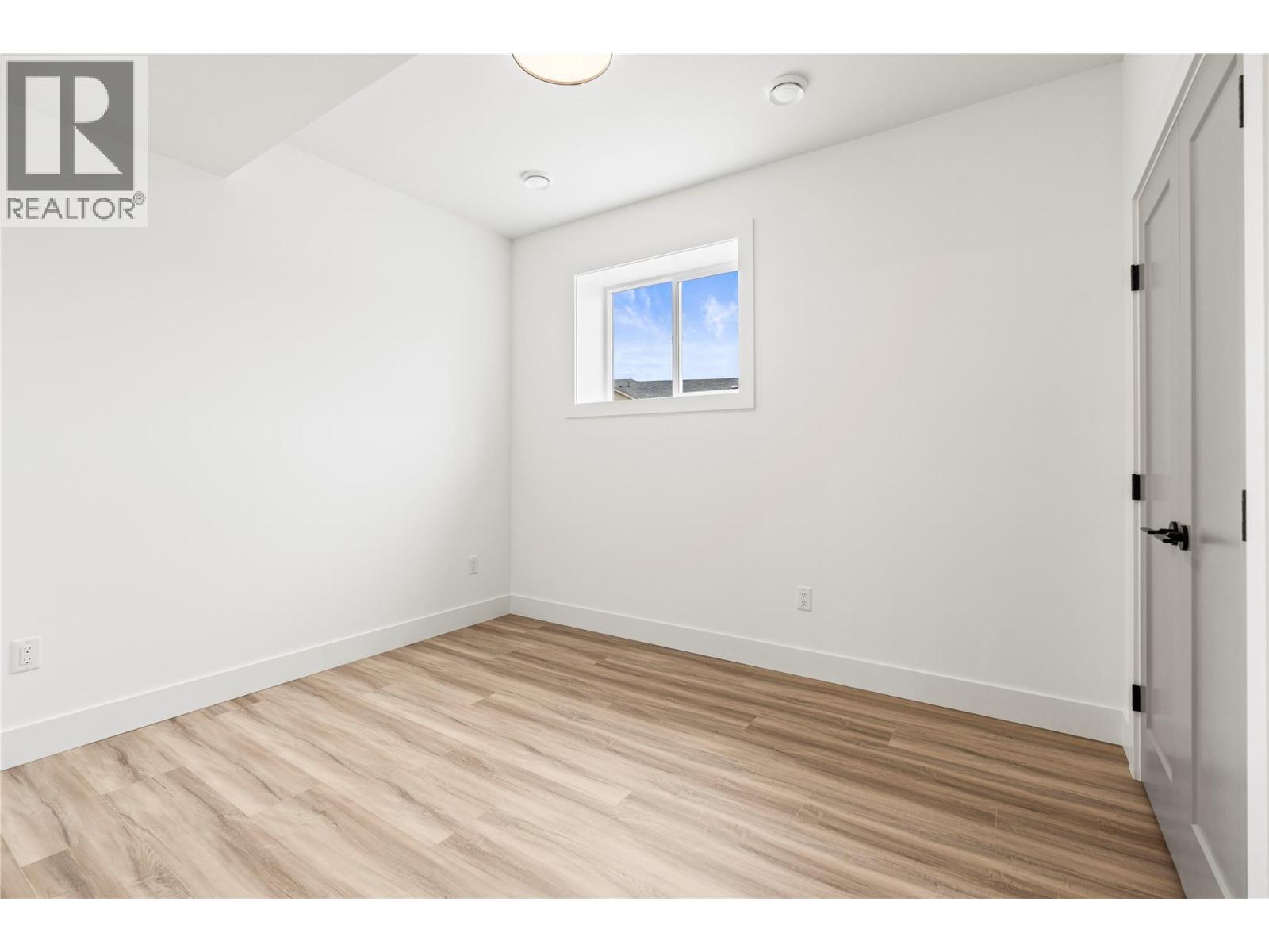 7060 Manning Place, Vernon, British Columbia  V1B 0B6 - Photo 26 - 10396855